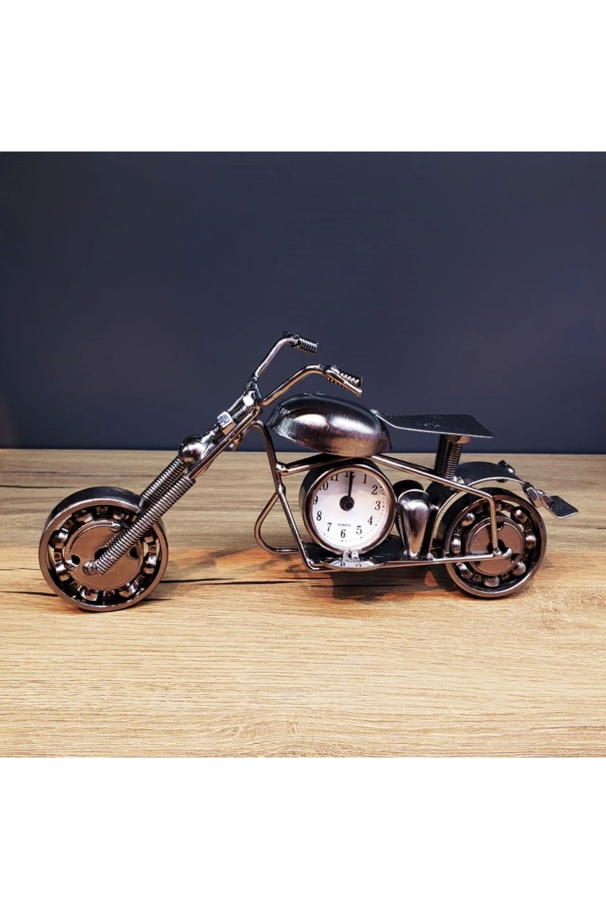 Nemere Masaüstü Dekoratif Metal Motor Saat