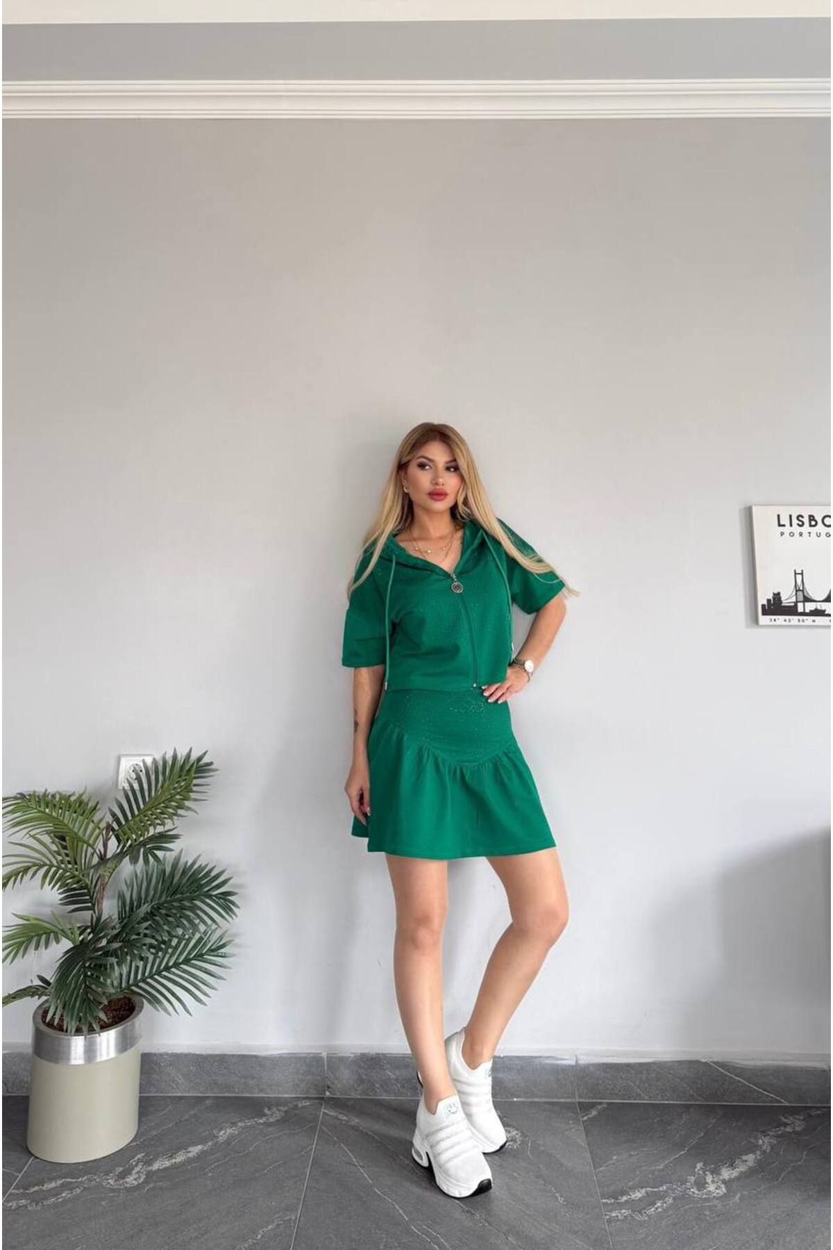 Bella Belluci Yeni Sezon Etekli Takım