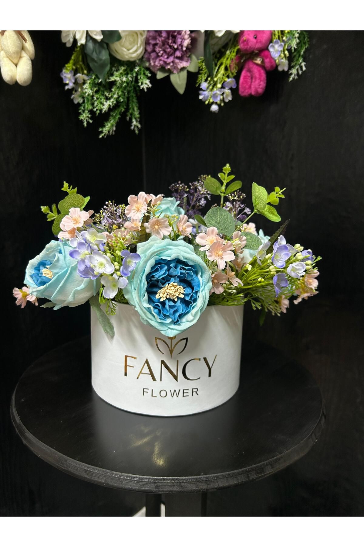 fancyflower Islak Şakayık ve Bahar Çiçekleri Kutu Aranjman