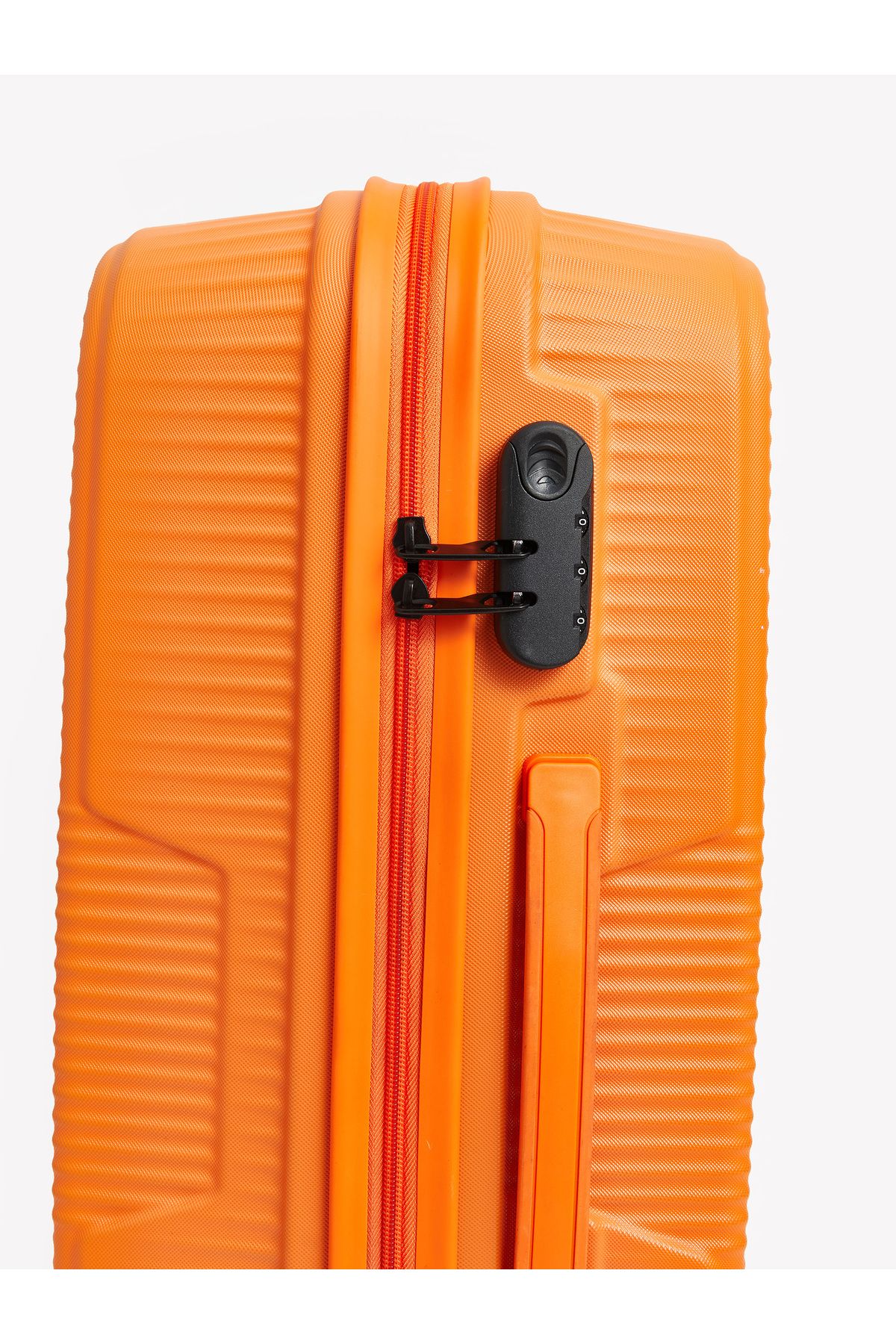 LC Waikiki-Large Size Suitcase with Lock Detail 4
