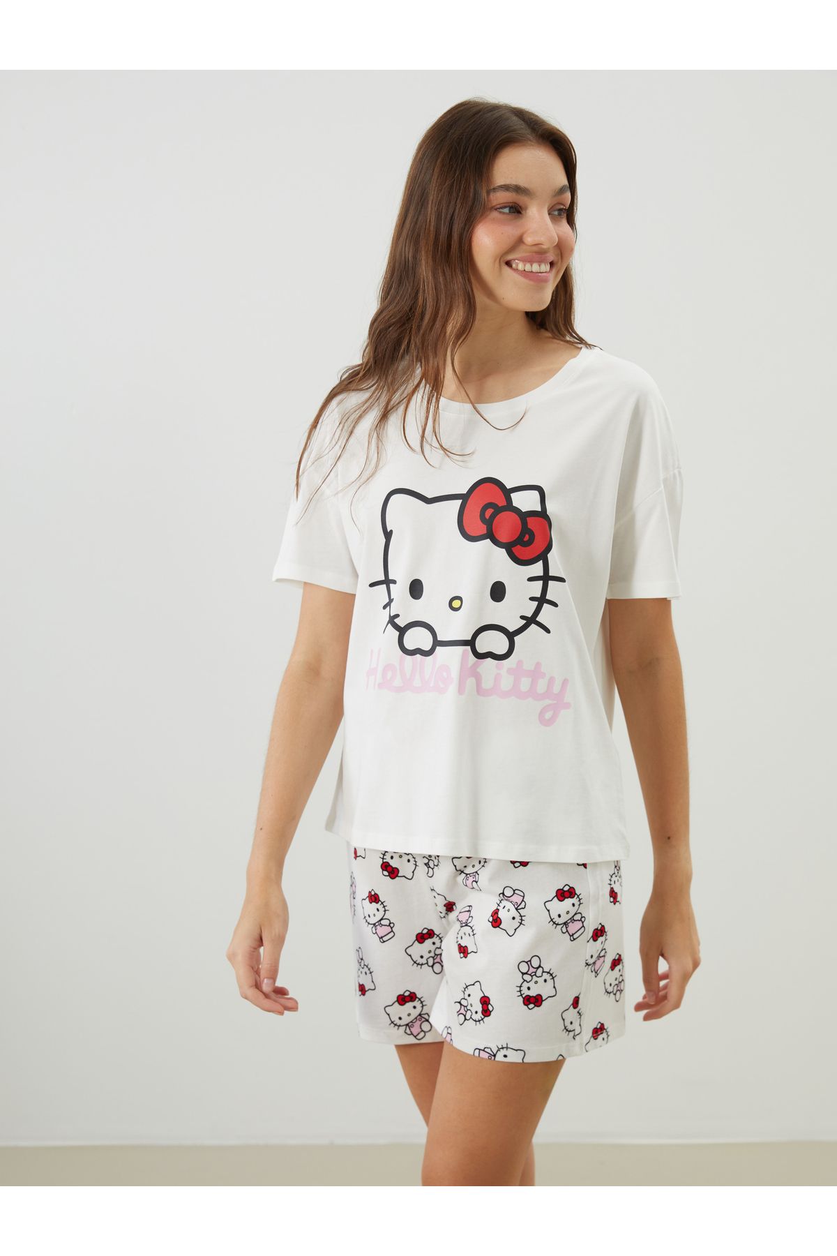 LC Waikiki Hello Kitty Baskılı Kadın Şortlu Pijama Takımı