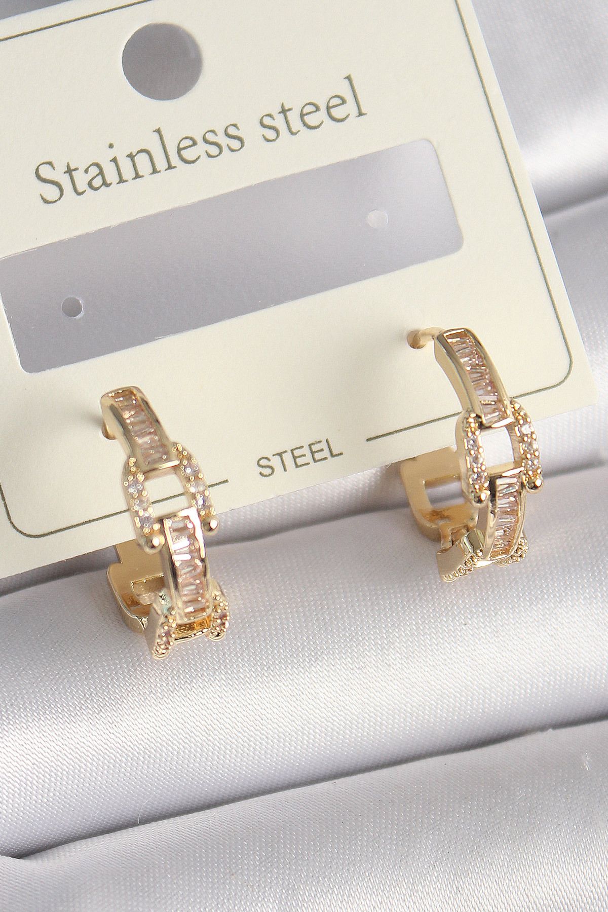 LovelymCo Pirinç Gold Renk Zirkon Taşlı Zincir Model Kadın Küpe - Lisinya