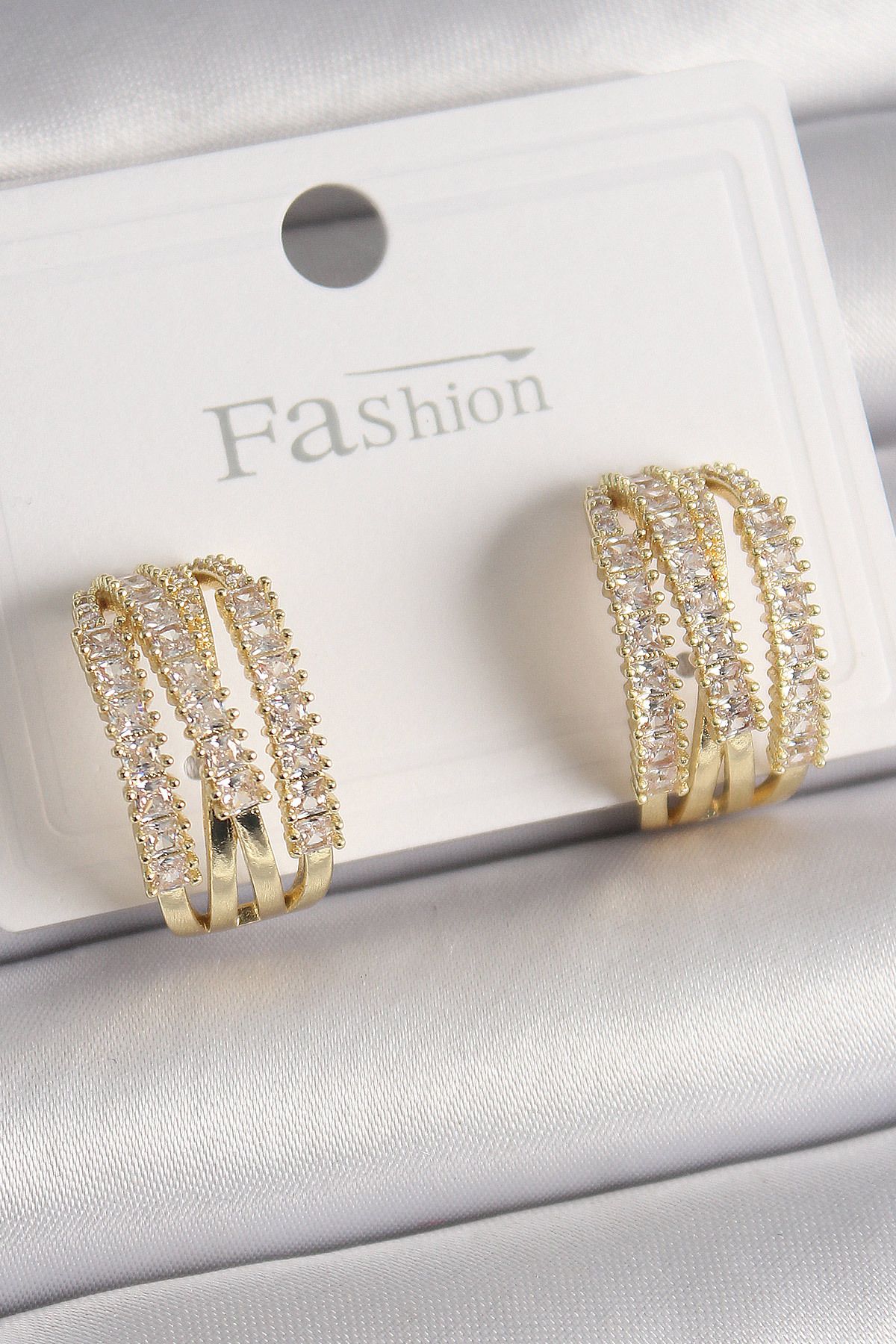 LovelymCo Pirinç Gold Renk Zirkon Taşlı Halka Model Kadın Küpe - Lisinya