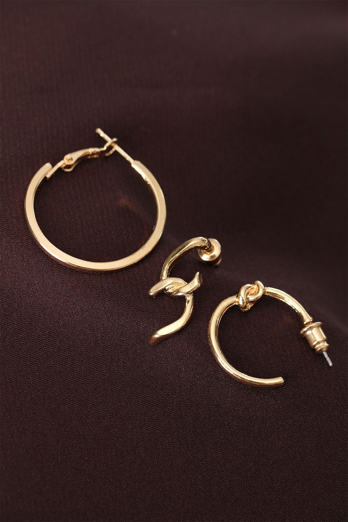 LovelymCo Düğüm Model Altın Renk Metal Çoklu Küpe - Lisinya