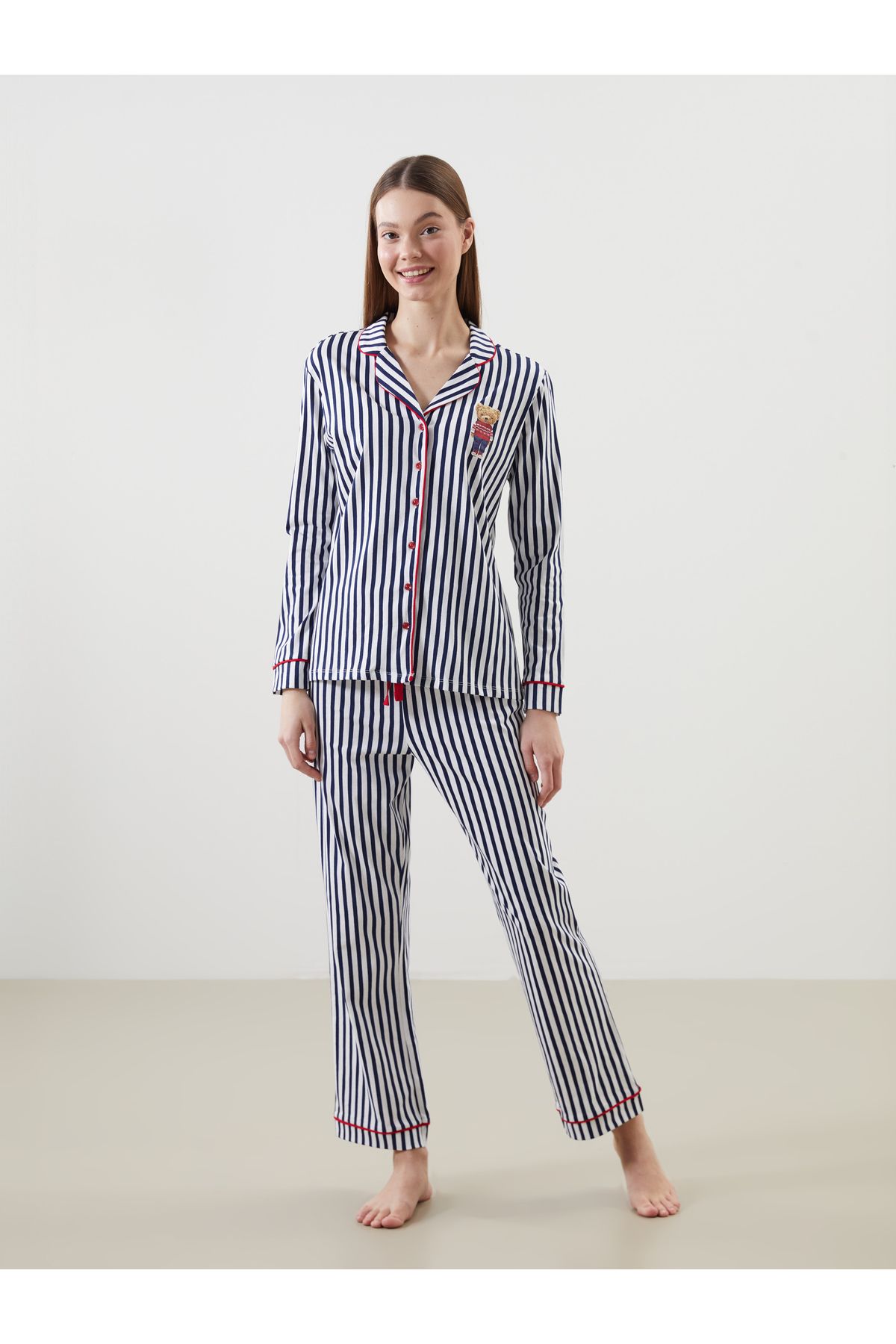 LC Waikiki Gömlek Yaka Çizgili Kadın Pijama Takımı