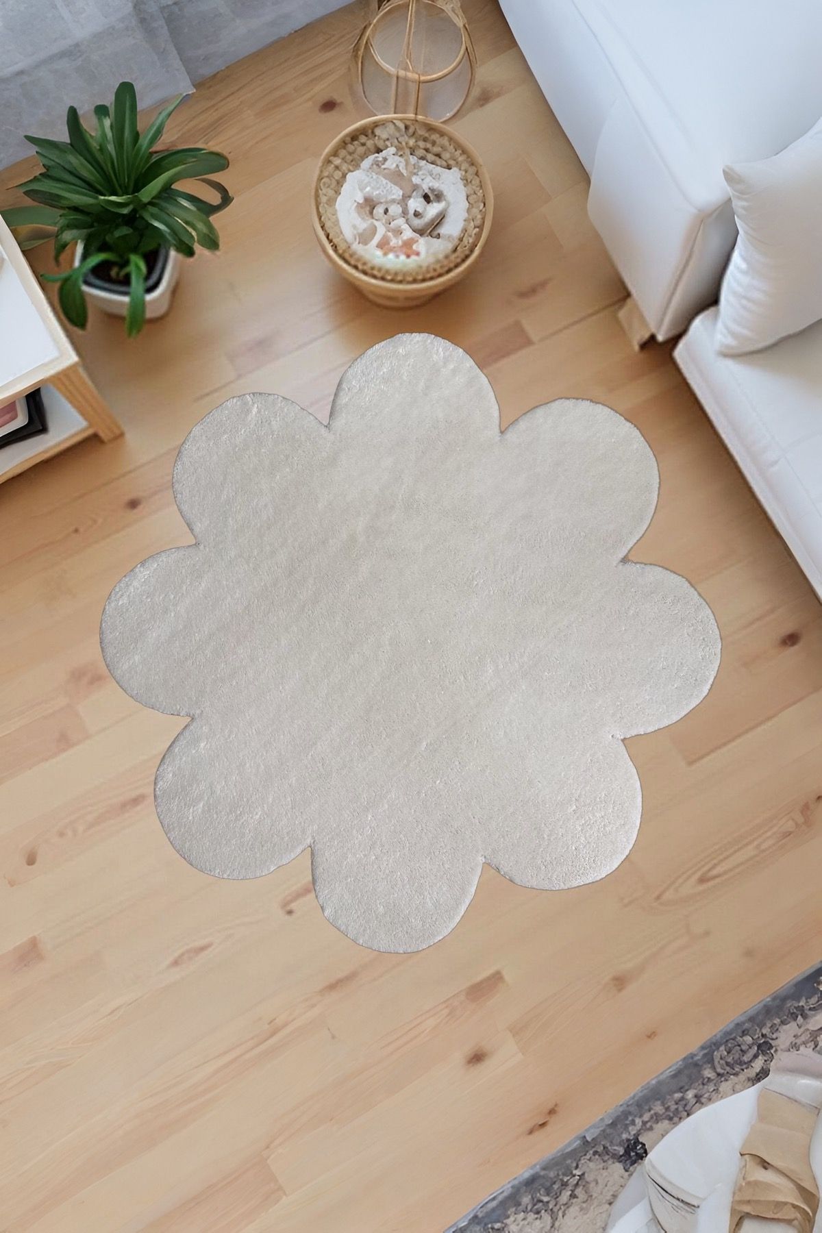 Myevilla Peluş Papatya Halı Kaymaz Tabanlı Yıkanabilir Çocuk & Oyun Odası Salon Halısı Krem 100 X 100