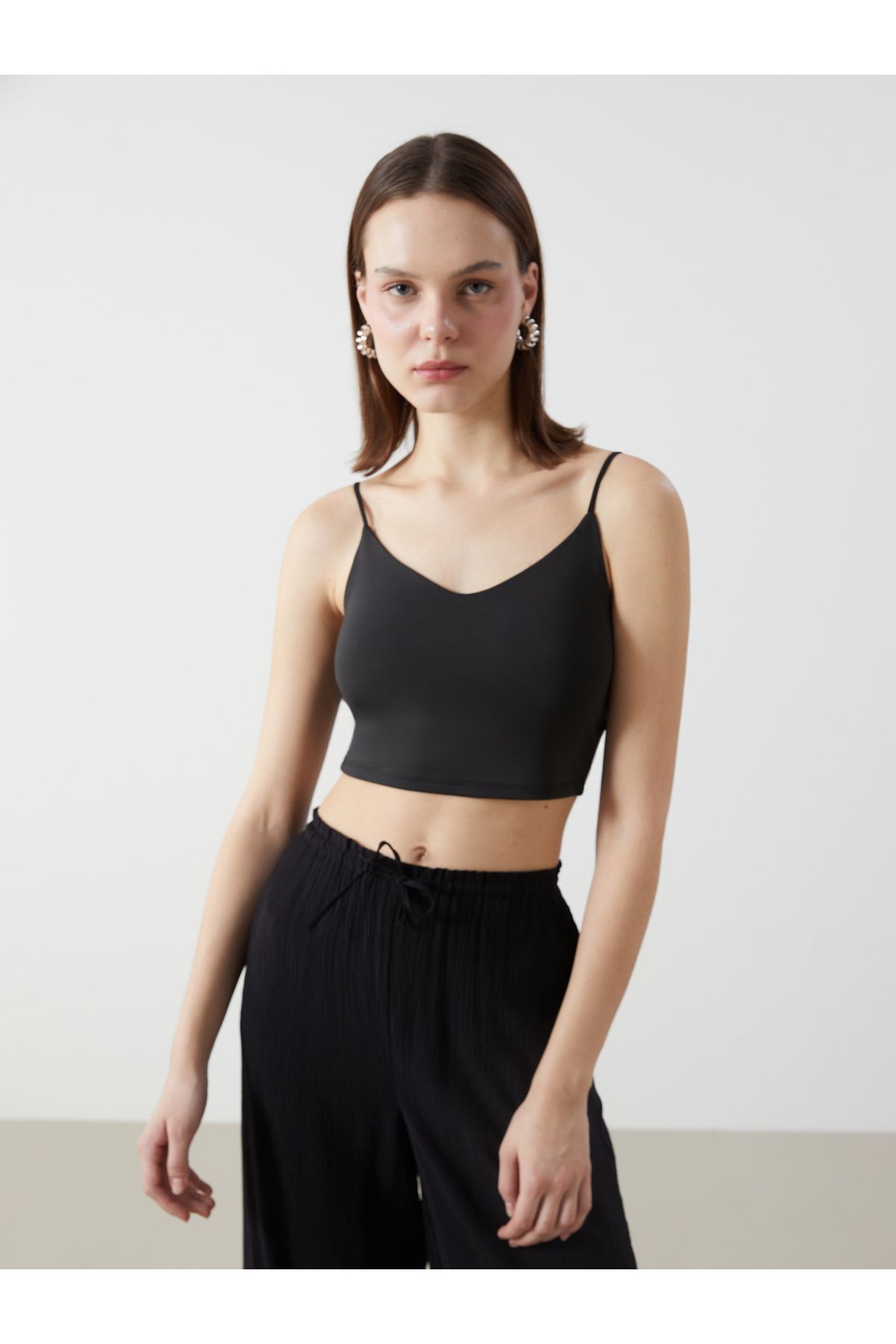 LC Waikiki V Yaka Düz Askılı Kadın Crop