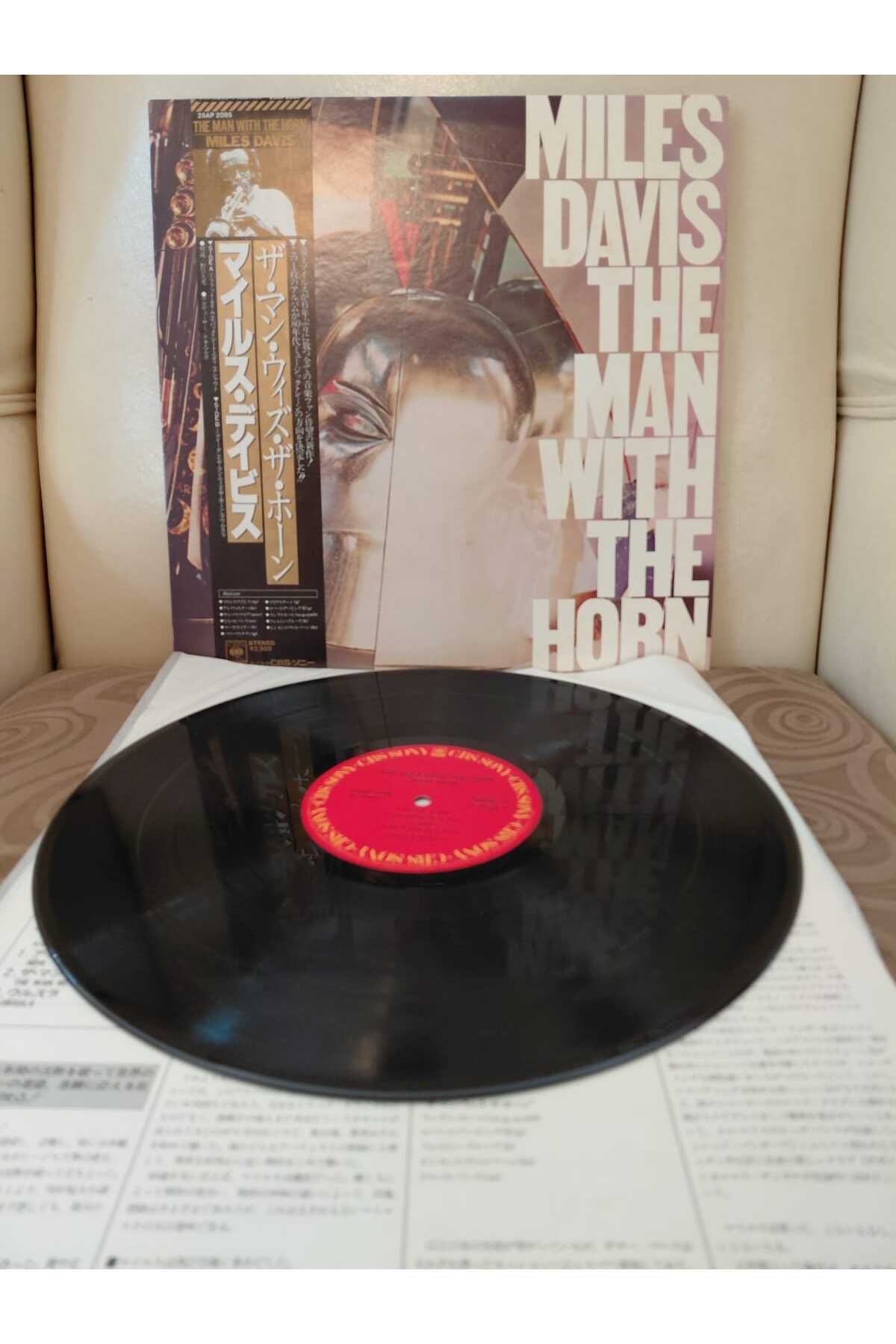 Plakperest Miles Davis – The Man With The Horn - 1981 Japonya Basım LP Plak - Obi’li -2.el