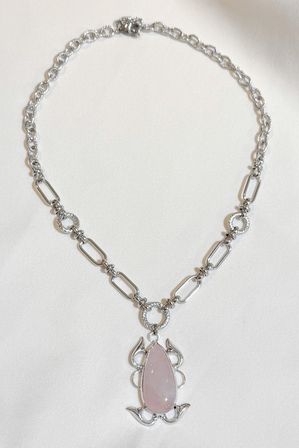 Chic Latife "Luna Rose" Kolye