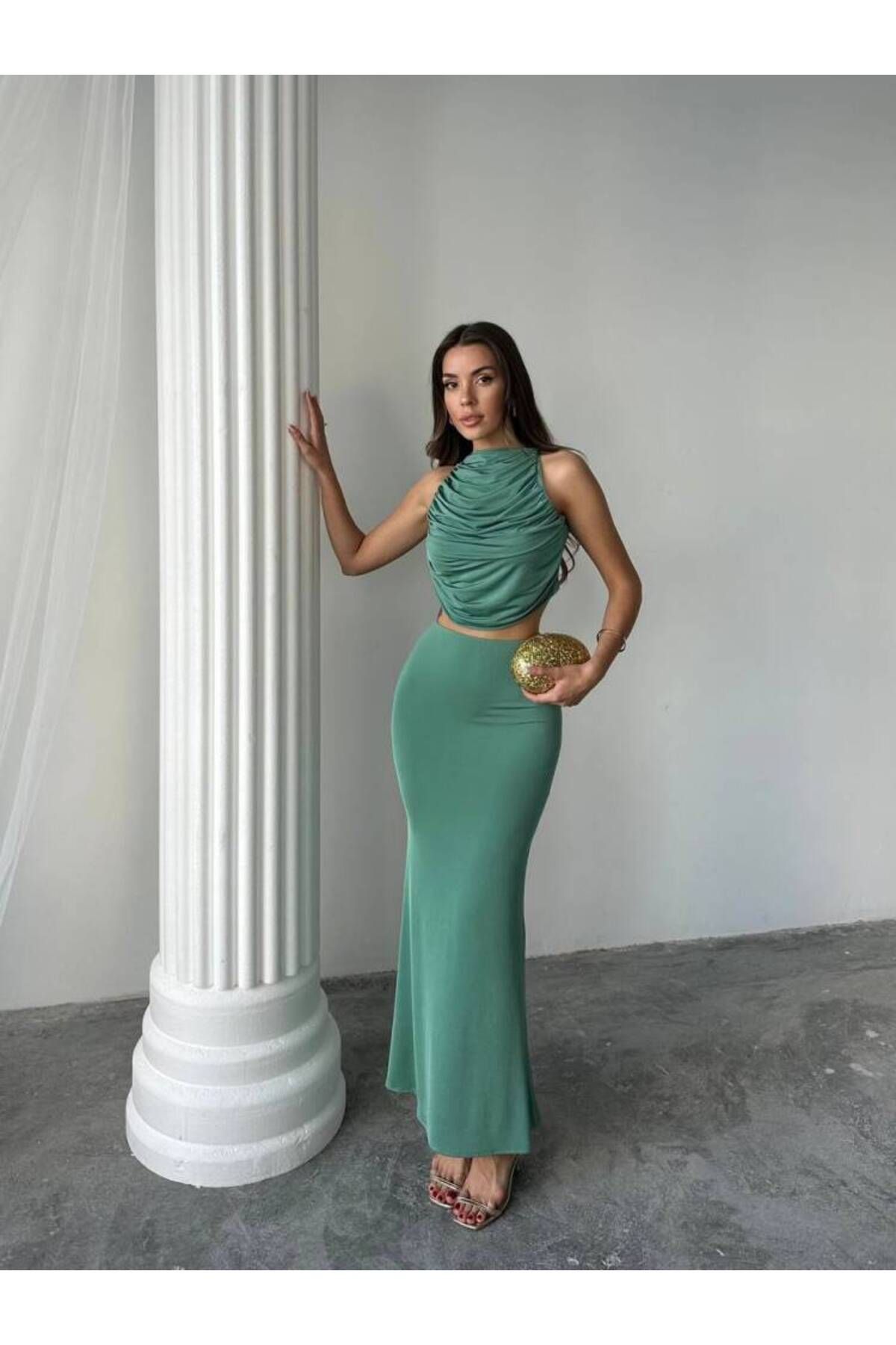 MAXMOOR PLUS MAXİ ETEK DRAPELİ LİKRALI HALTER BLUZ MİNT YEŞİLİ TAKIM
