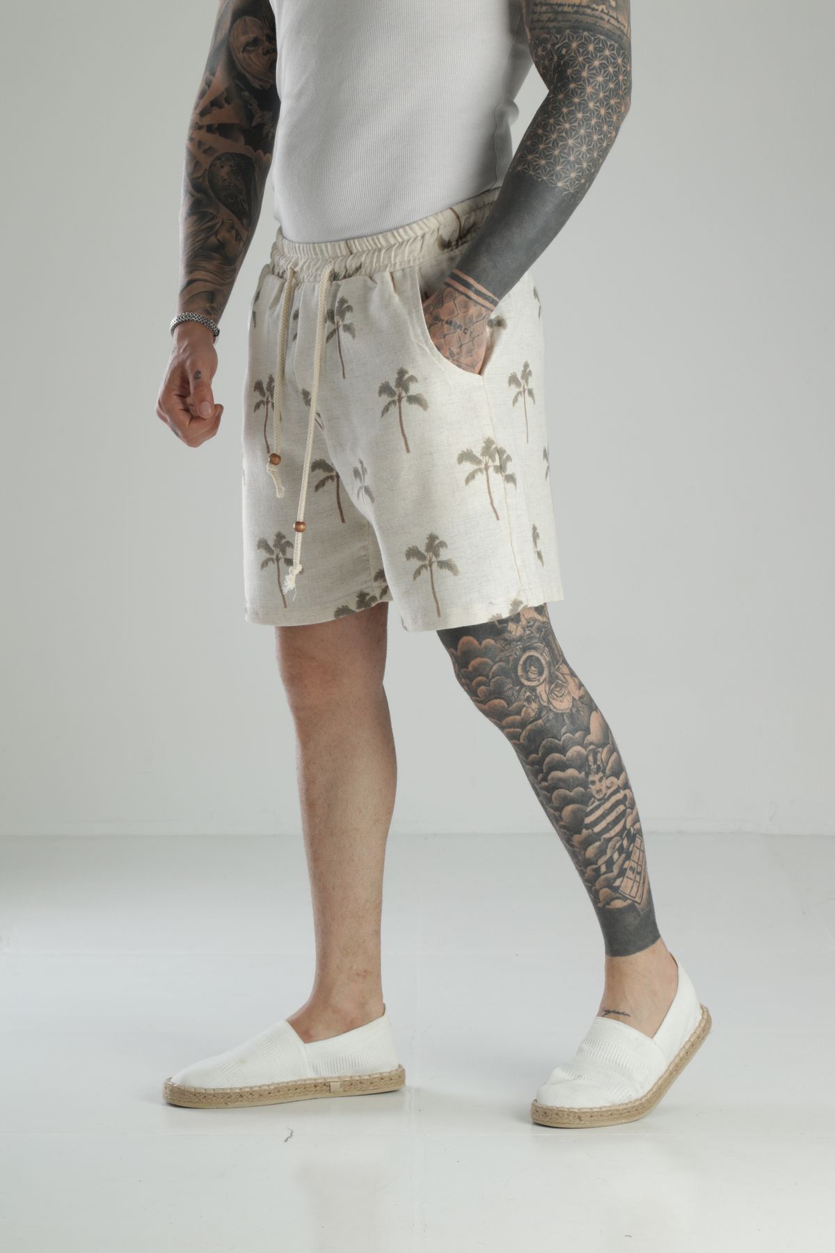 COCOPELLI-Palm Patterned Linen Shorts 2