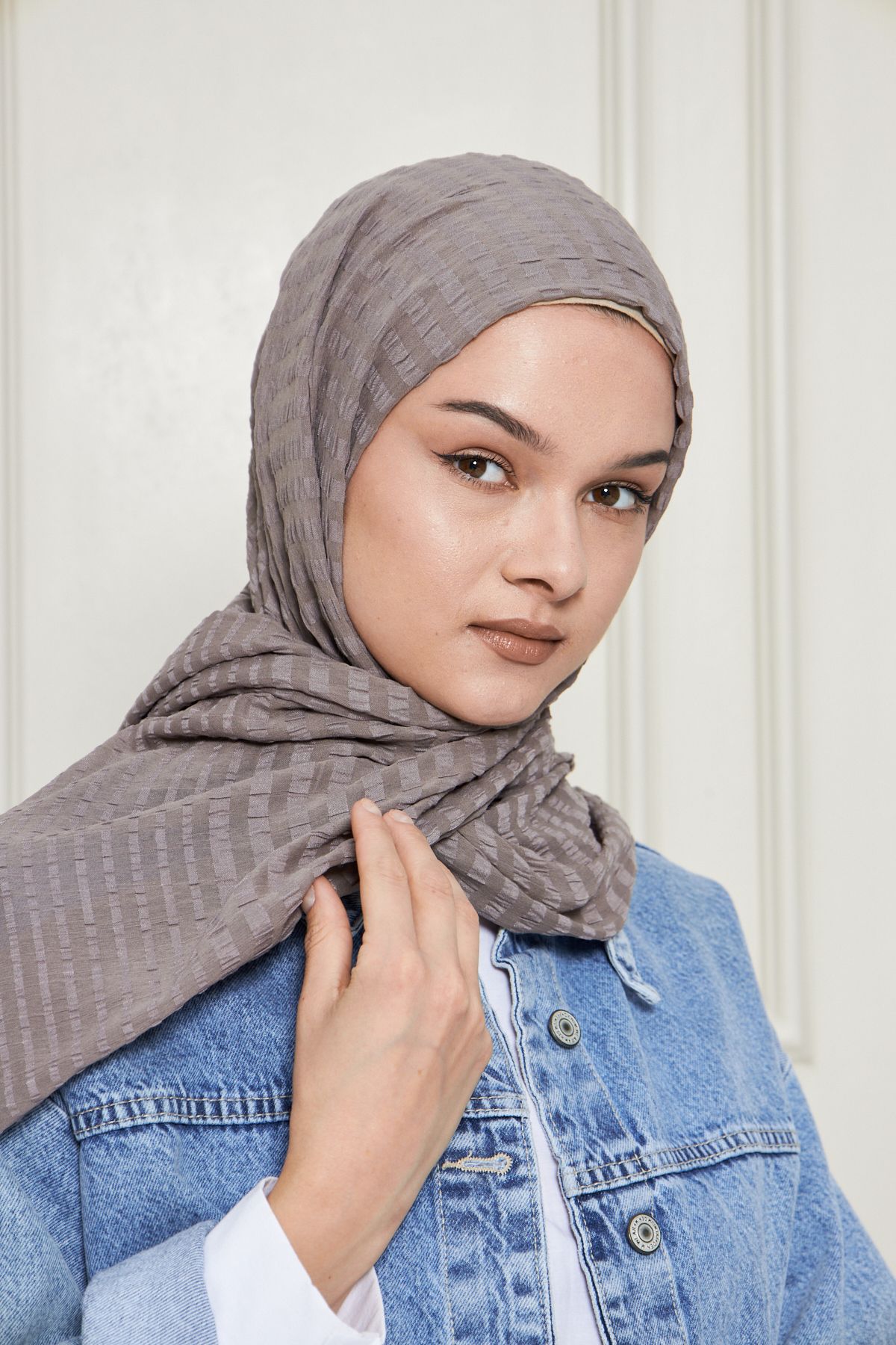 Gigiscarfs-Gradient Striped Arya Chiffon Shawl - Platinum - 2