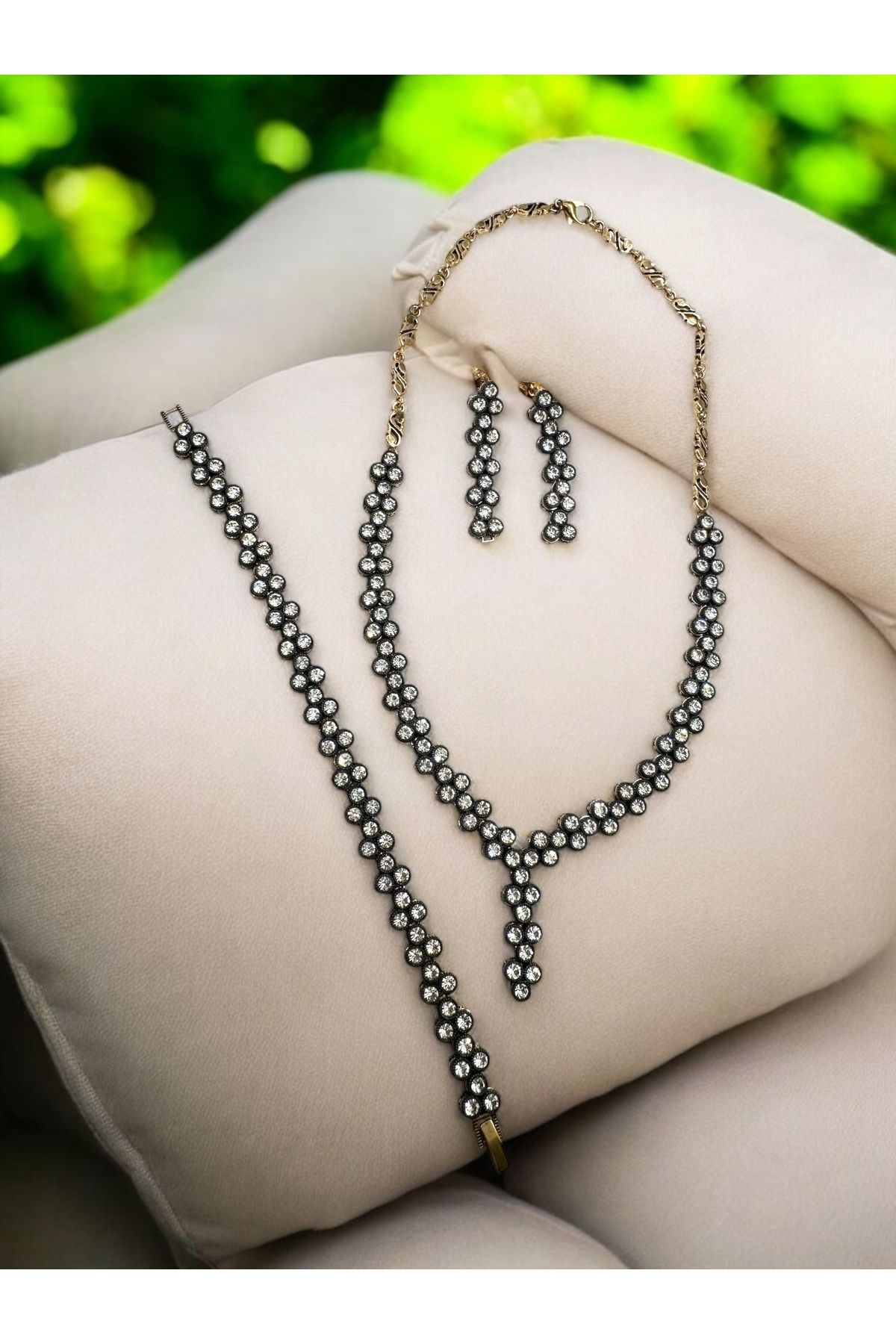 FUYA JEWELLERY Üçlü Taş Sıralı Kolye, Küpe, Bileklik Set