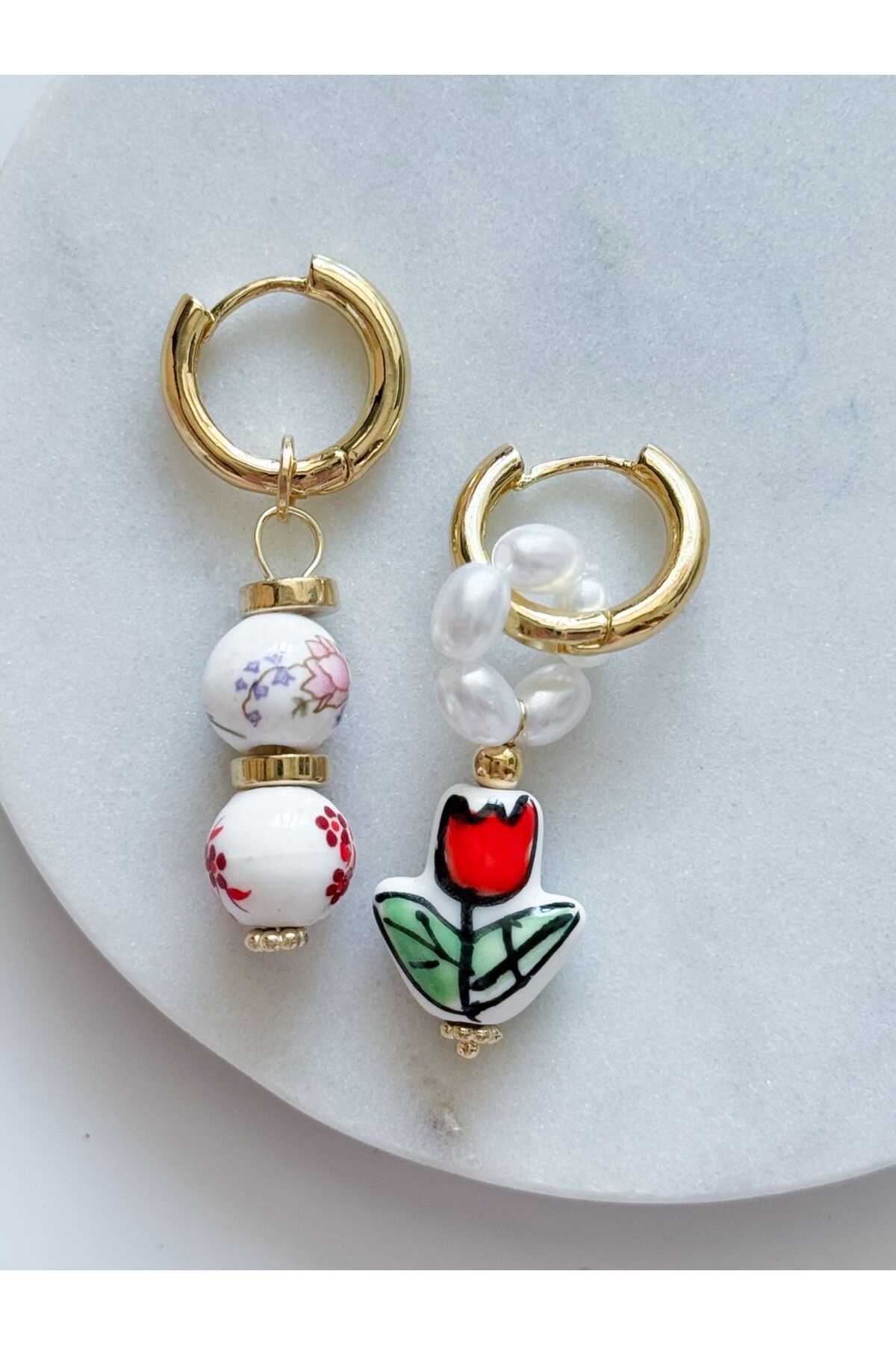 CHARMLUCKY ÇELİK PORSELEN LALE CHARM KÜPE