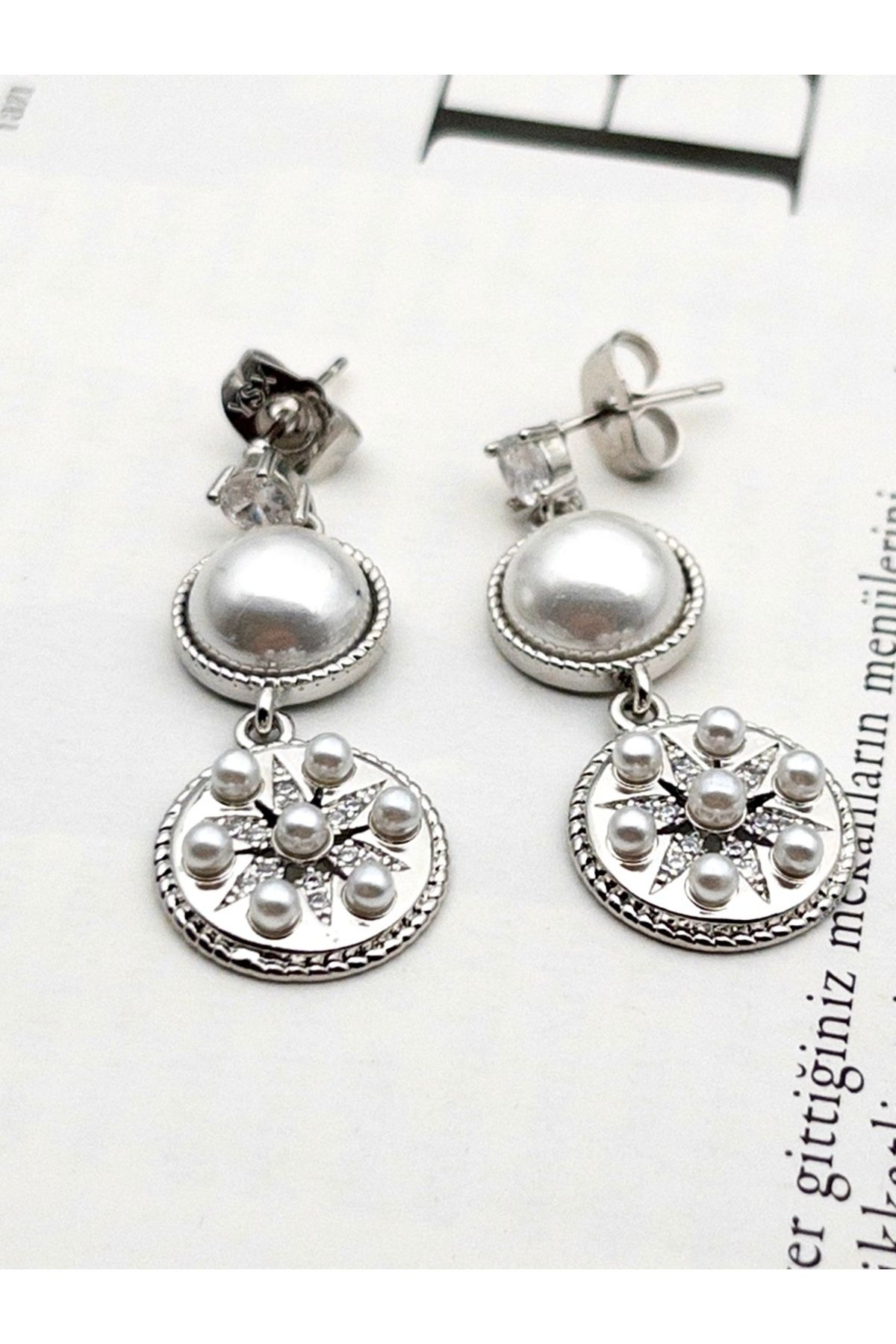 Siya Silver Vip Seri Zirkon Taş ve İnci Tasarımlı Sallantılı Çelik Küpe - 3,8 cm