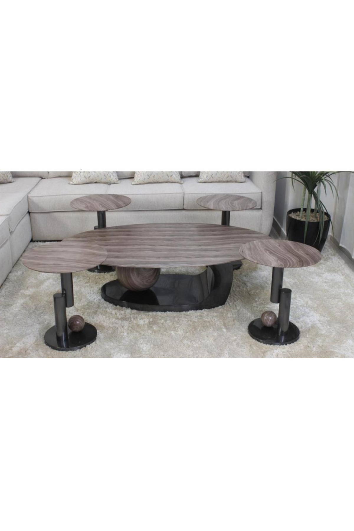 DEC13-Modern table set with a luxurious touch 4+1 1