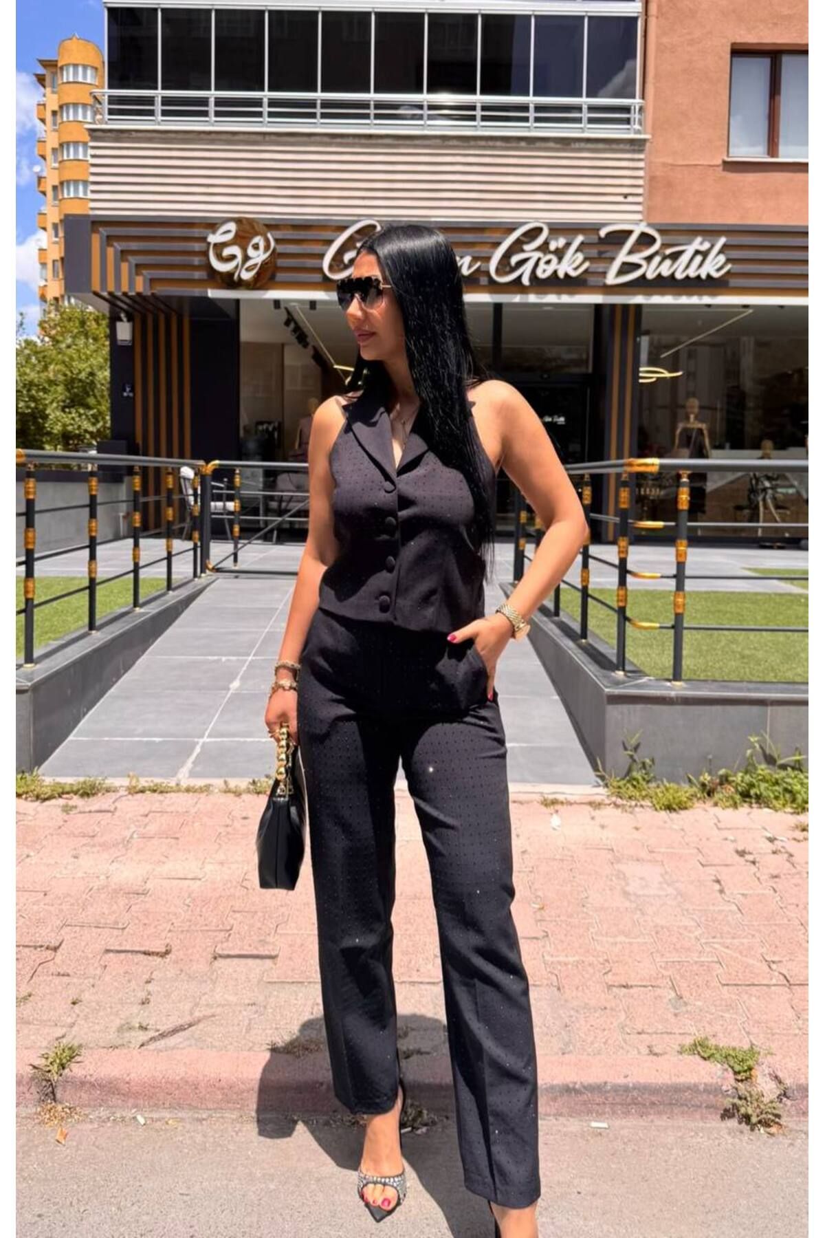 Gülşen Gök Butik Taş Detay Sırt Dekolteli Yelek Pantolon Takım