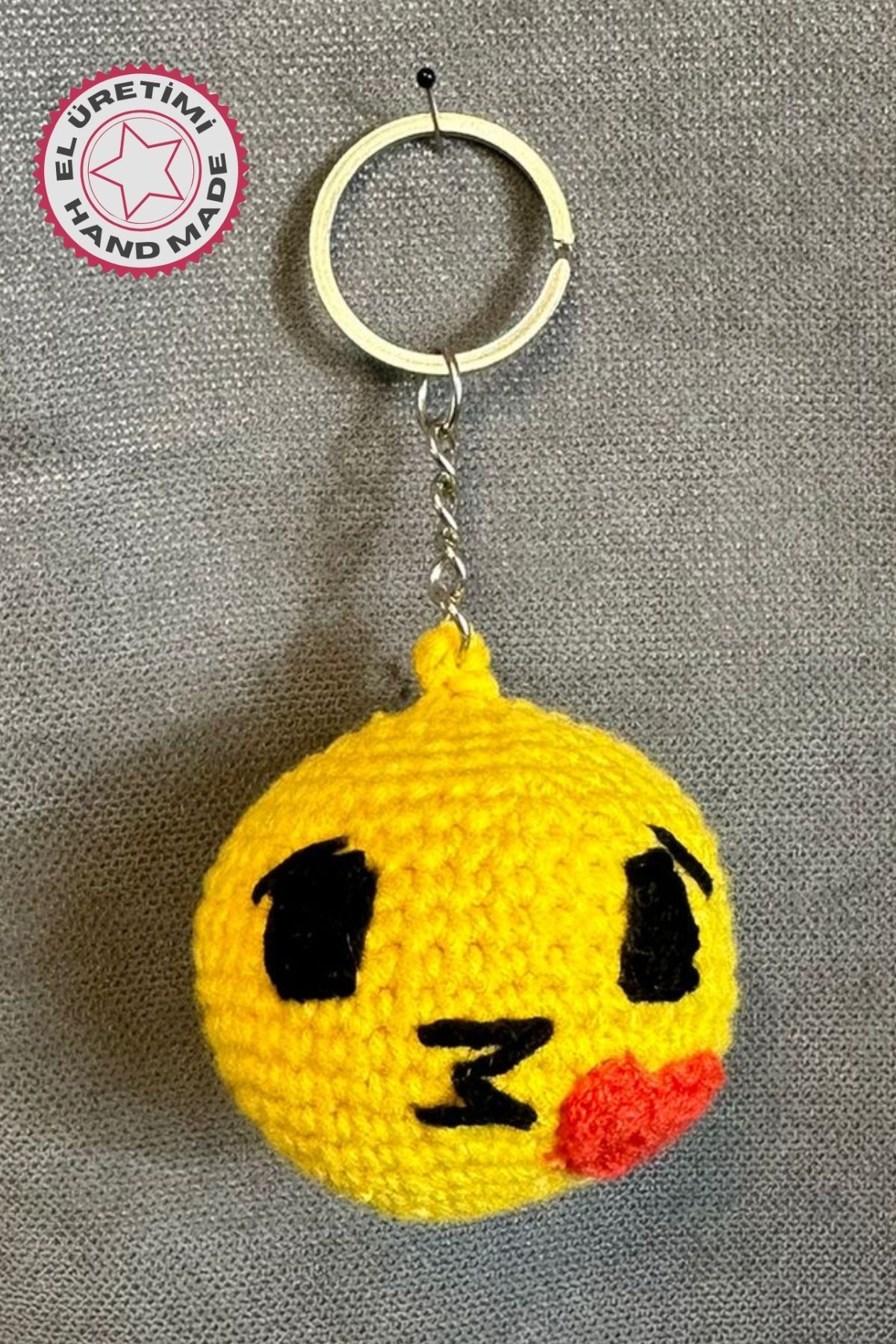 Uretti - Tuğba 9352 8837 El Yapımı Örgü Öpücük Atan Emoji Model Anahtarlık