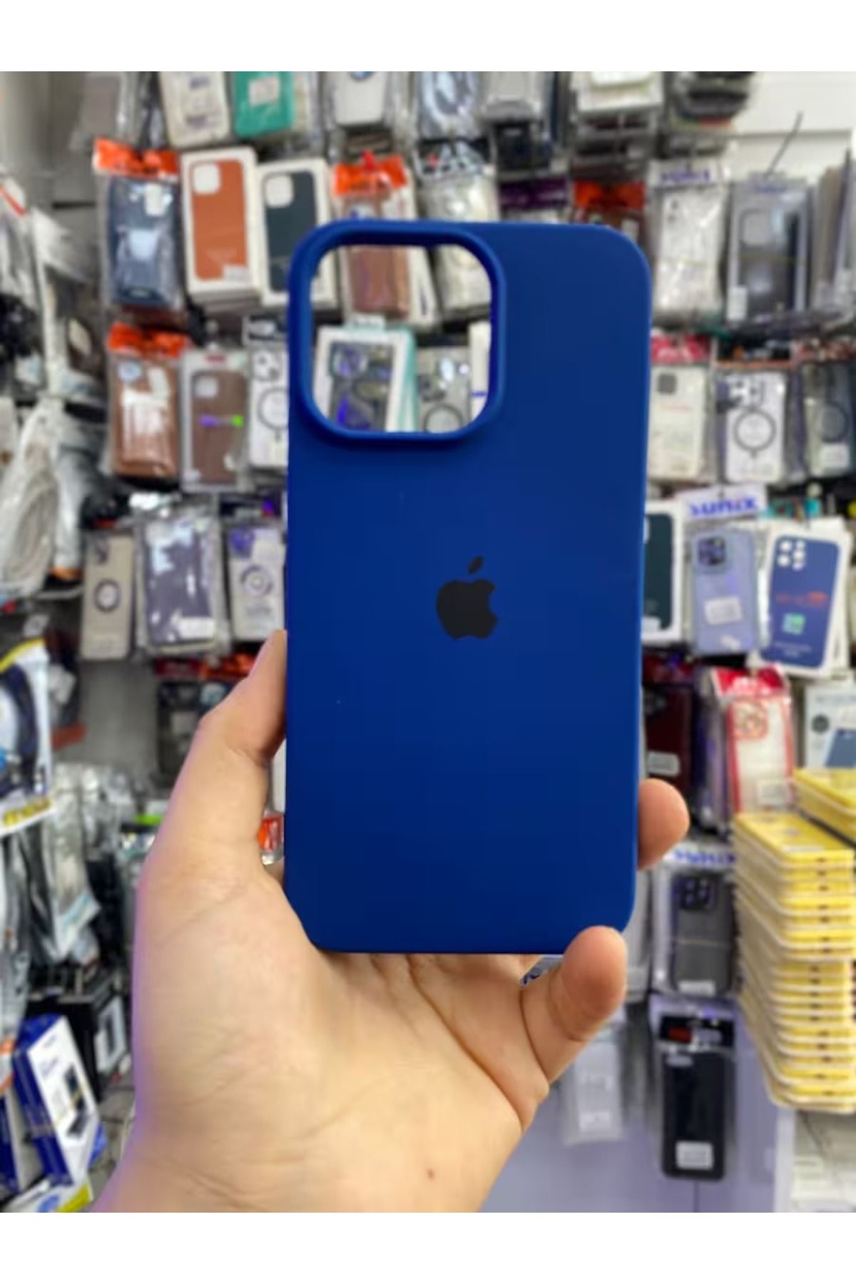 Soffany İPHONE 15 PRO UYUMLU LOGOLU LANSMAN İÇİ KADİFE KILIF