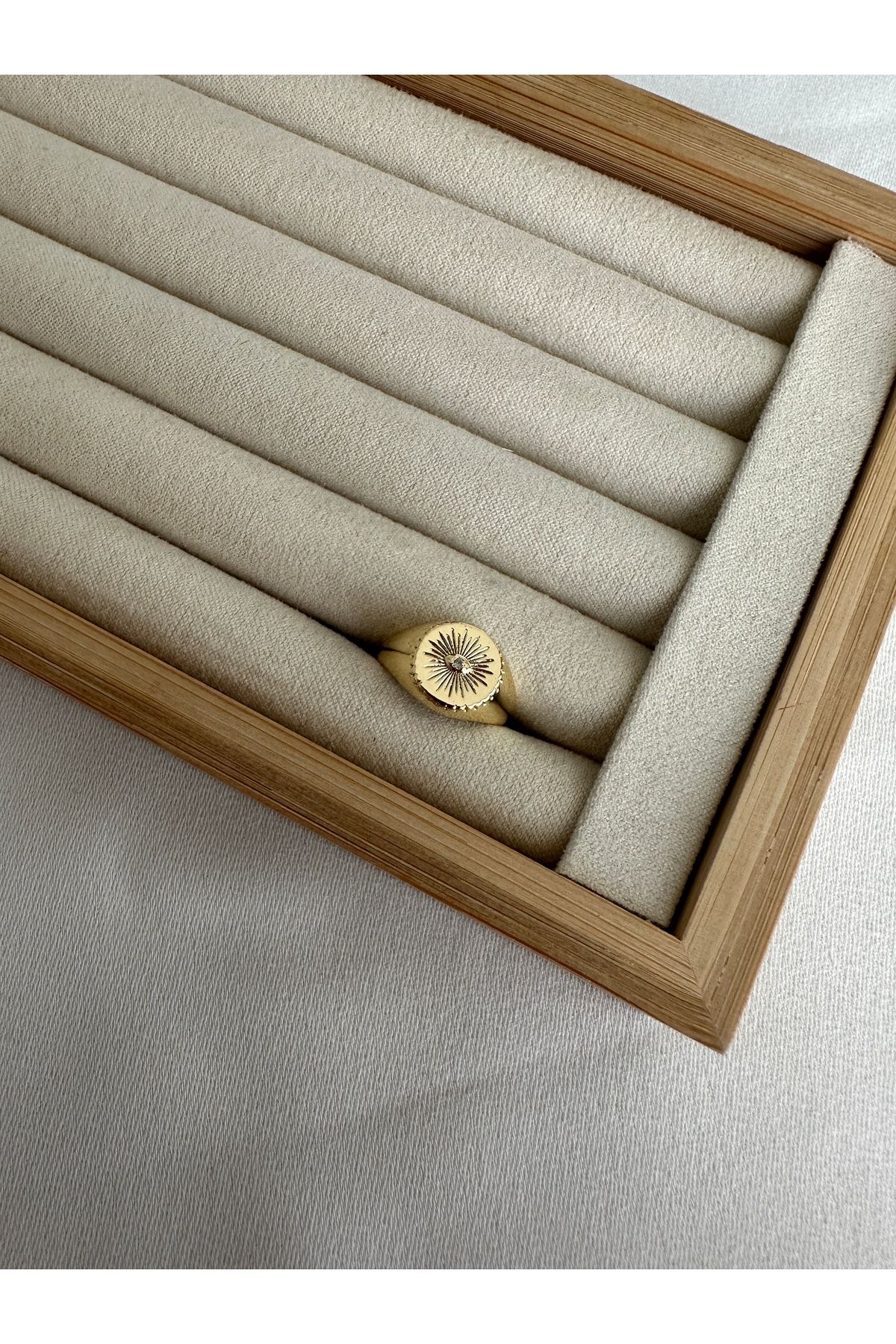 ringbox Gold Göz Motif Serçe Parmak Yüzüğü
