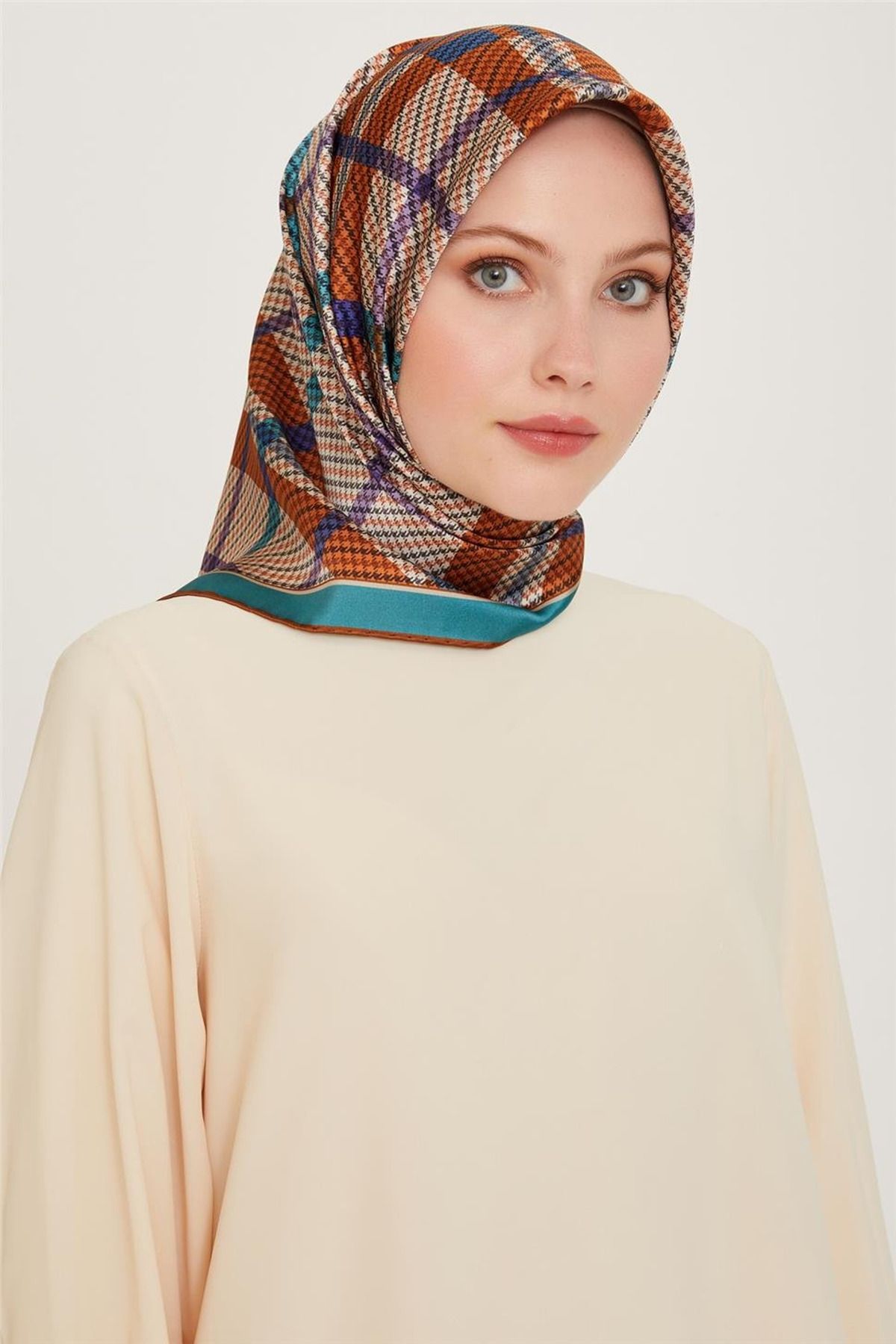 Armine Geometrik Desenli Twill İpek Eşarp 9247D02 (T) - 04