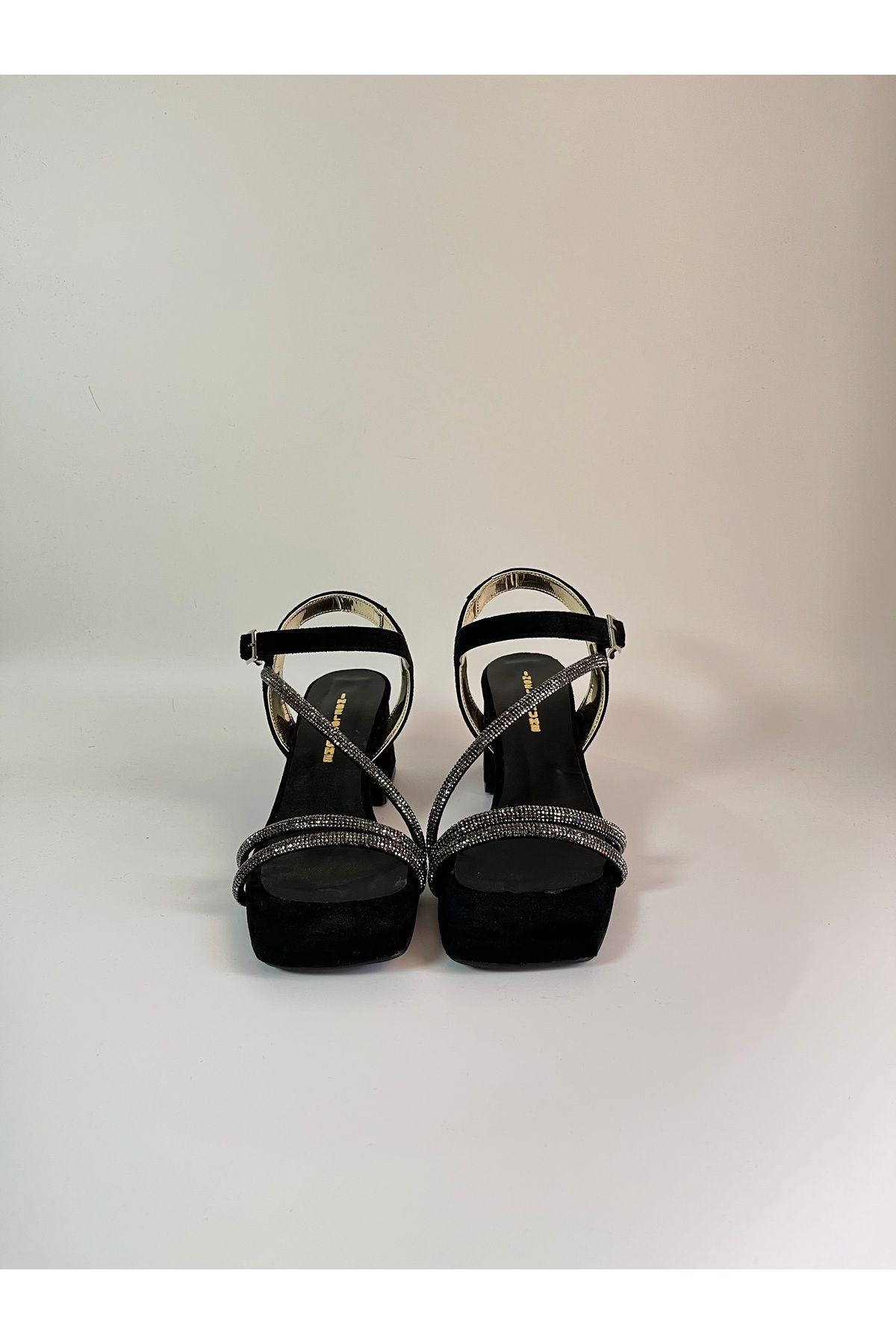 İnselSchuhe Taşlı topuklu ayakkabı