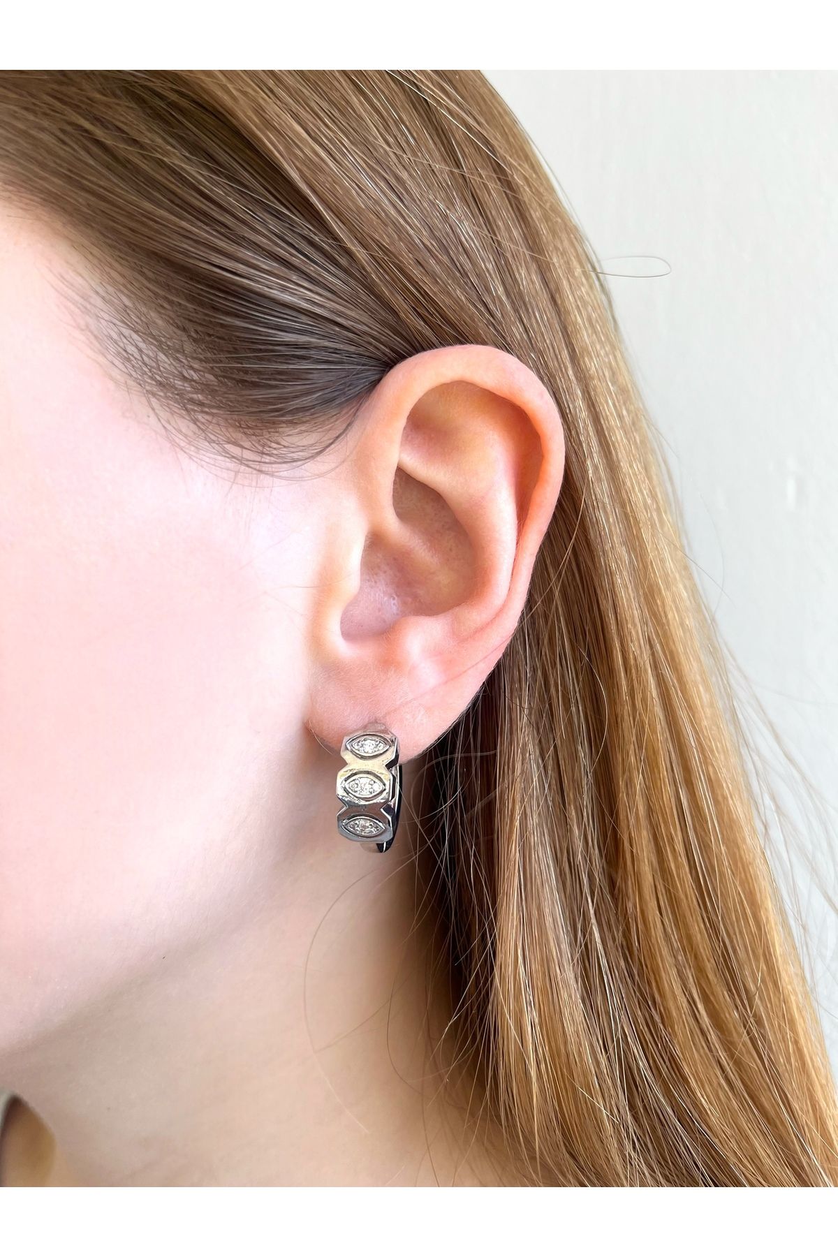 Gilia Jewelry Zirkon Taşlı Tasarım Halka Silver Küpe