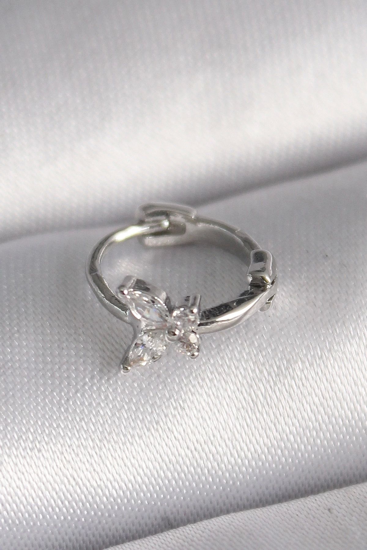 Generic 316L Çelik Gümüş Renk Zirkon Taşlı Kelebek Model Tragus Piercing
