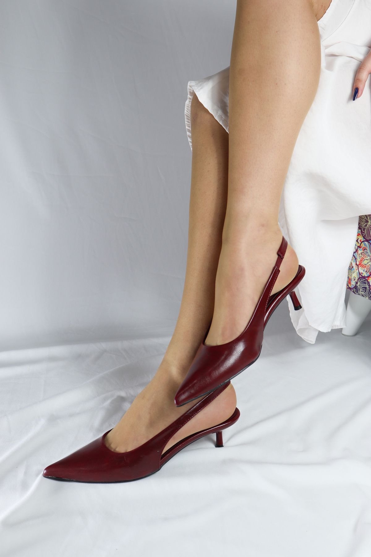 Assortie BORDO ÇATLAK ARKASI AÇIK TOPUKLU AYAKKABI 5CM