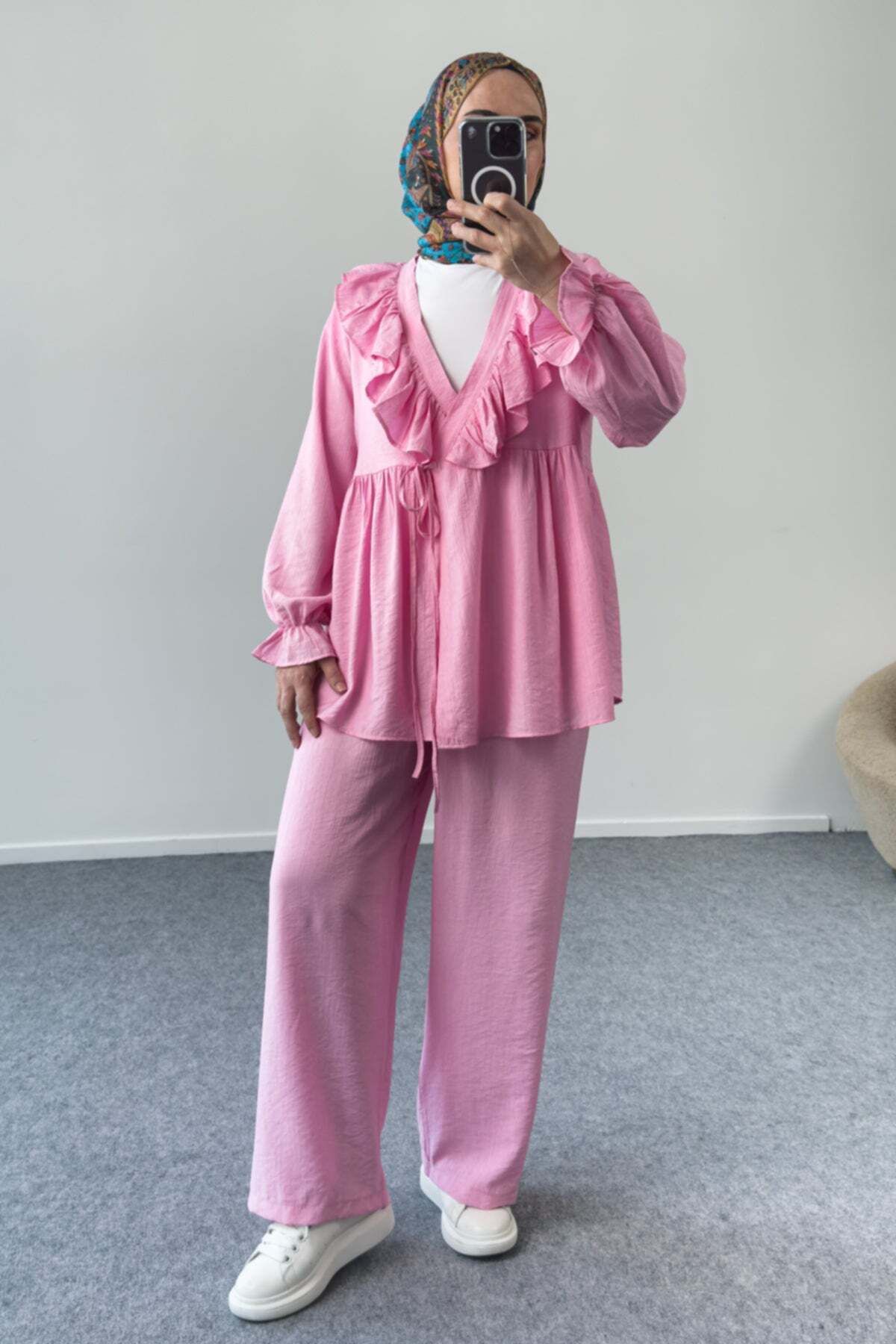 Hatun Atila Fırfır Yaka Bağlamalı Tunik ve Geniş Paça Pantolonlu Takım 8845 - Pembe