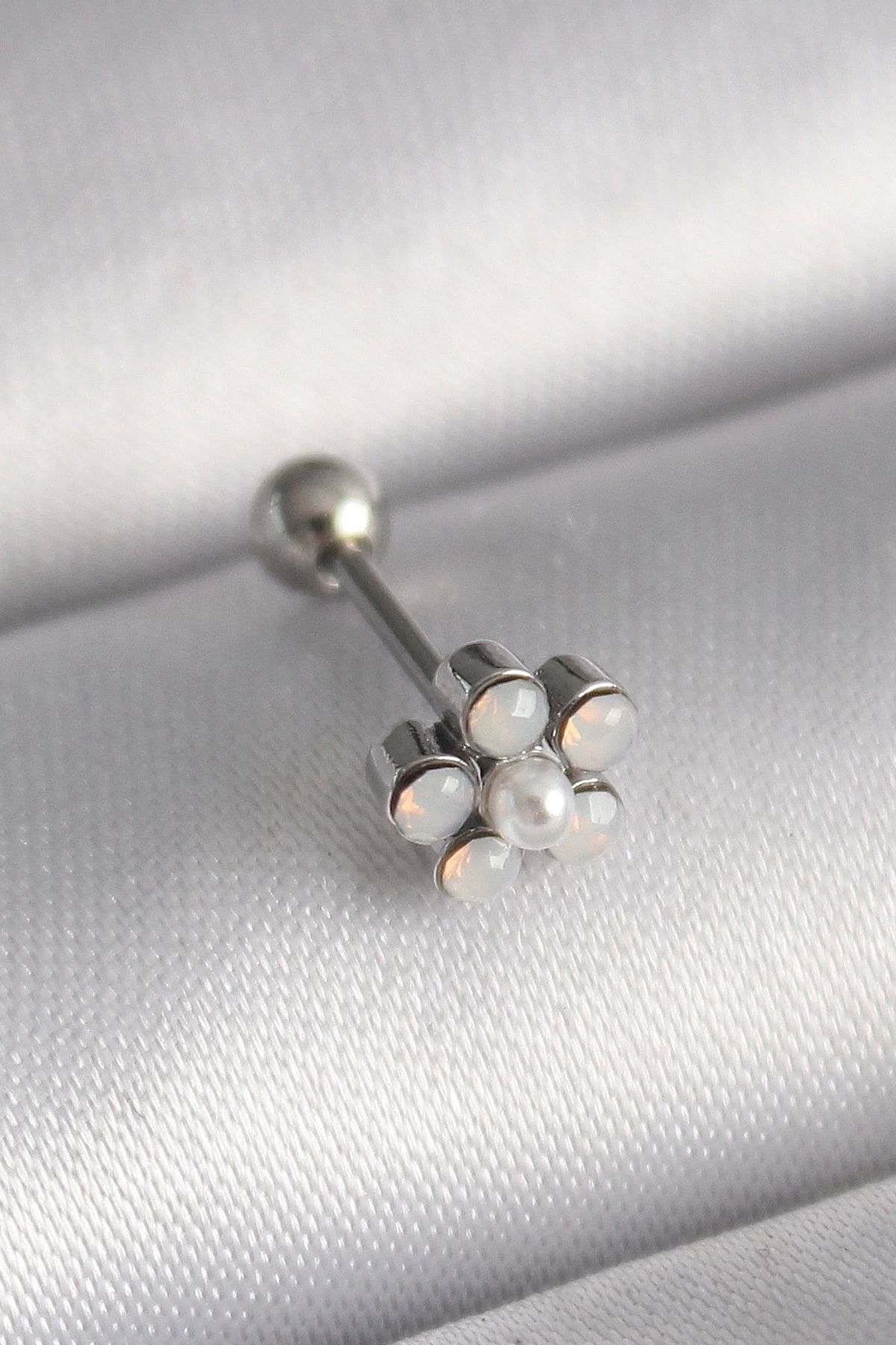 Generic 316L Çelik Gümüş Renk Zirkon Taşlı Çiçek Model Tragus Piercing
