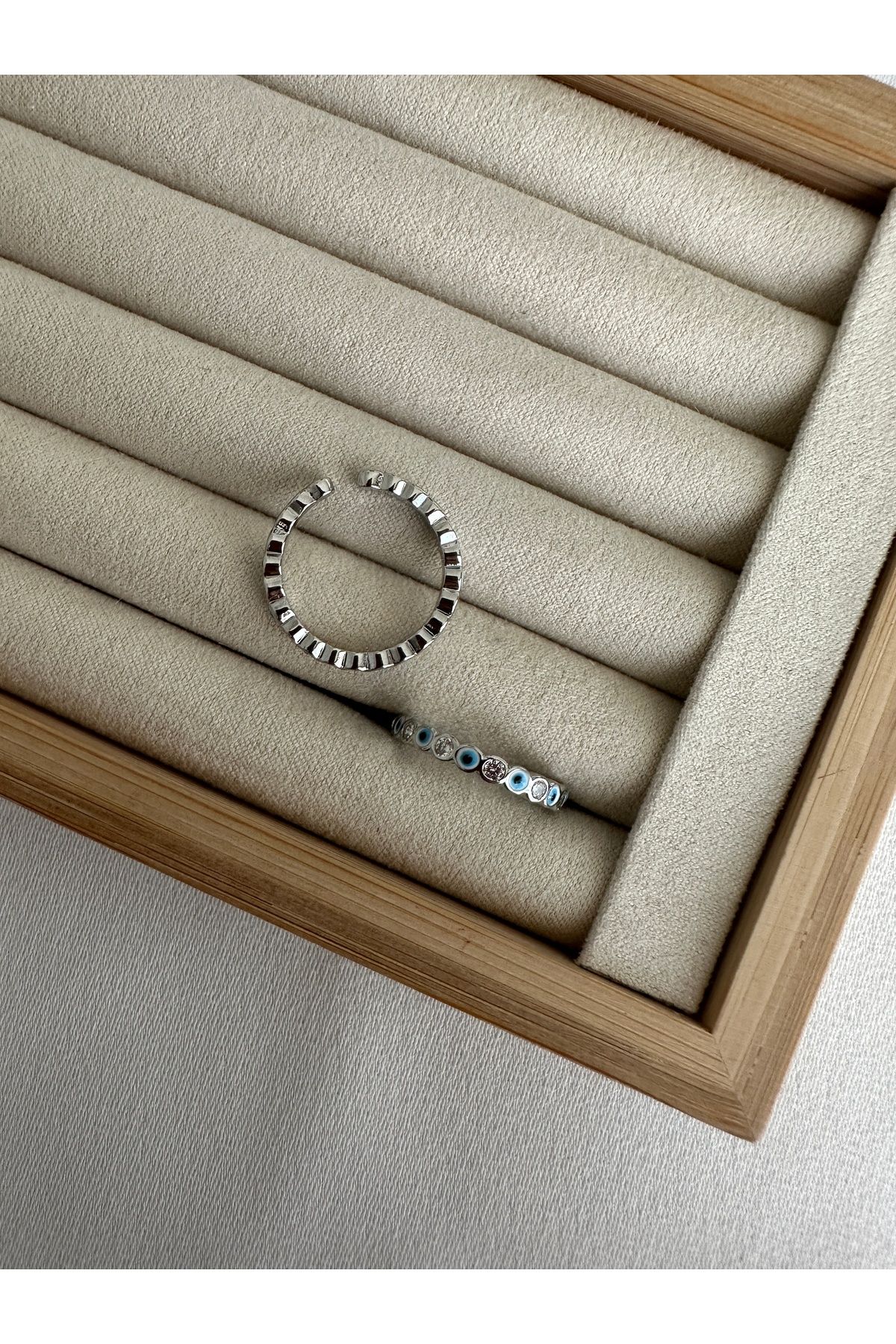 ringbox Gümüş Renkli Nazar Boncuklu Minimal Yüzük