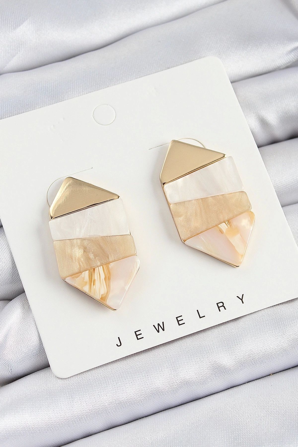 Clariss Pirinç Mermer Desenli Vintage Geometrik Model Gold Renk Kadın Küpe