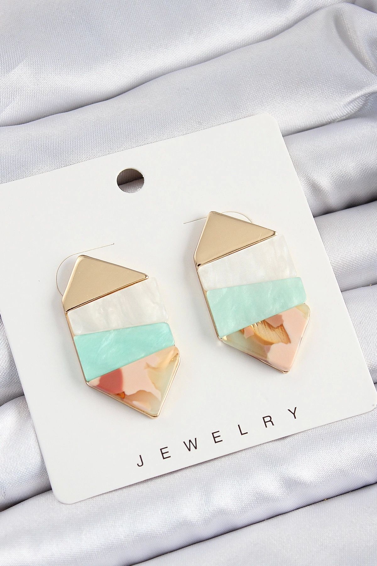 Clariss Pirinç Mermer Desenli Vintage Geometrik Model Gold Renk Kadın Küpe