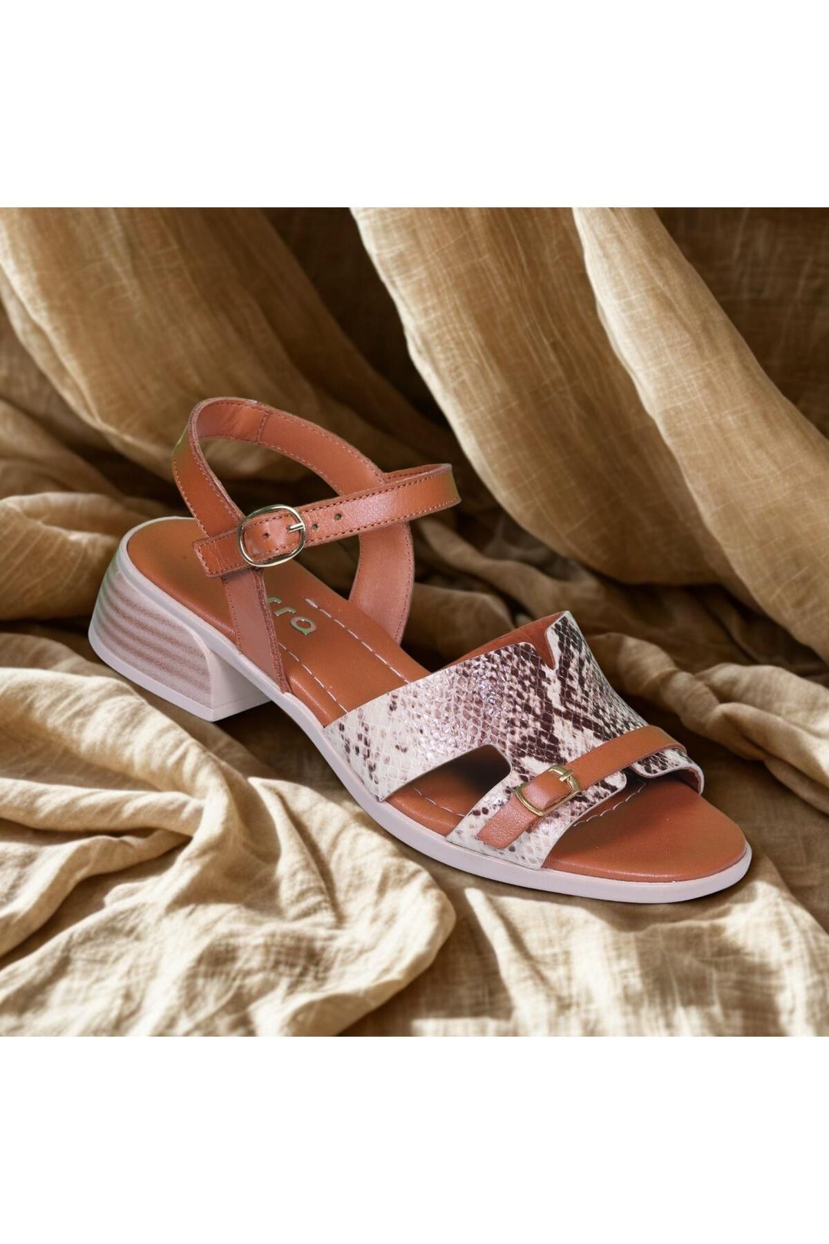 LORRA SHOES 10209 Günlük Kadın Hakiki Deri Sandalet