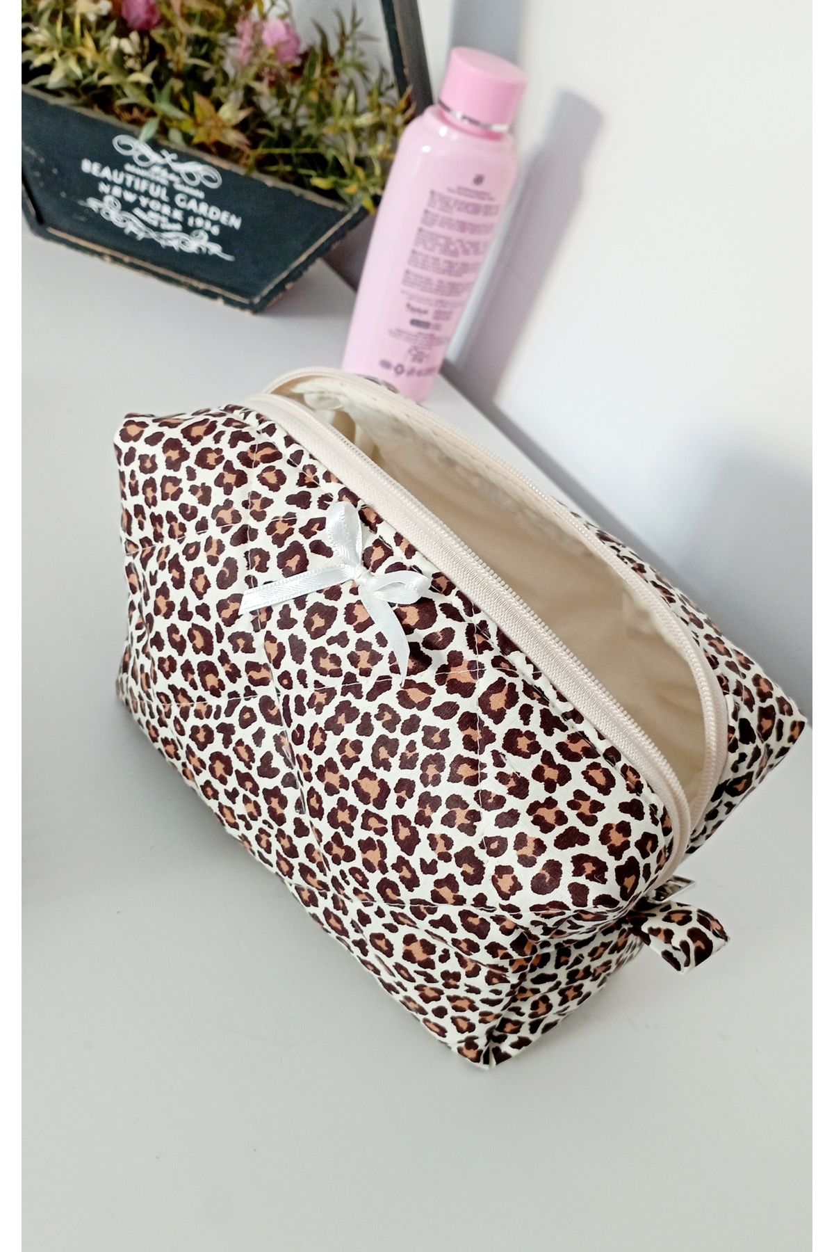 Mufincollection Leopar Desen Büyük Seyahat ve Makyaj Çantası ( 20 x 10)