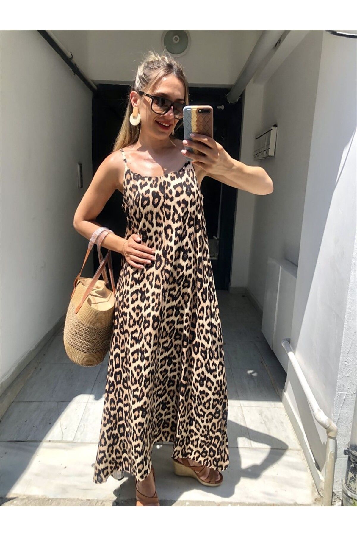 Gözde Tasarım Butik KADIN LEOPAR DESENLİ İP ASKILI UZUN MAXİ BOY V YAKALI YAZLIK A KESİM VİSKON ELBİSE
