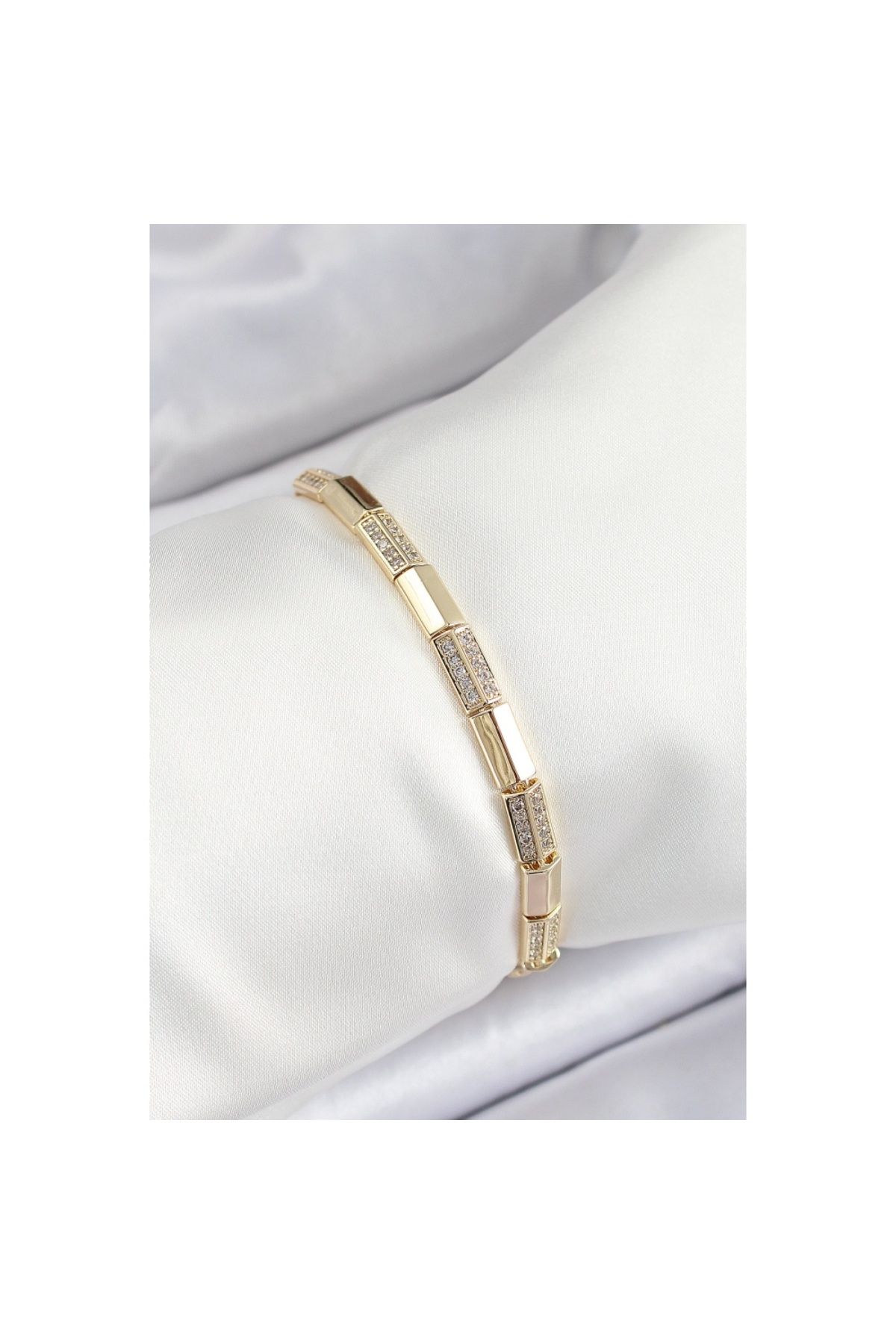 Findit Pirinç Dikdörtgen Model Zirkon Taşlı Gold Renk VİP Seri Kadın Bileklik