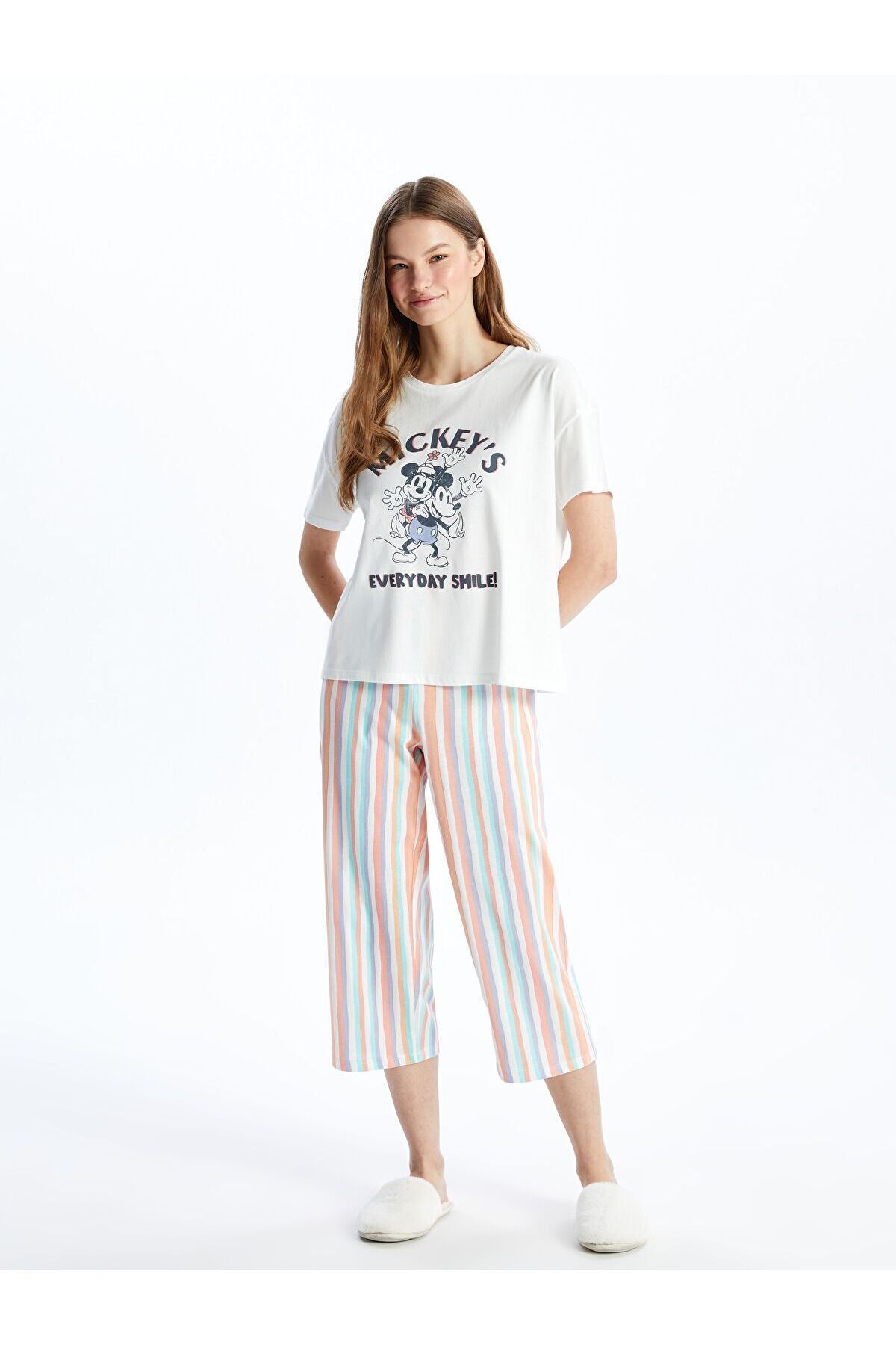 LC Waikiki Bisiklet Yaka Mickey ve Minnie Mouse Baskılı Kısa Kollu Kadın Kaprili Pijama Takımı