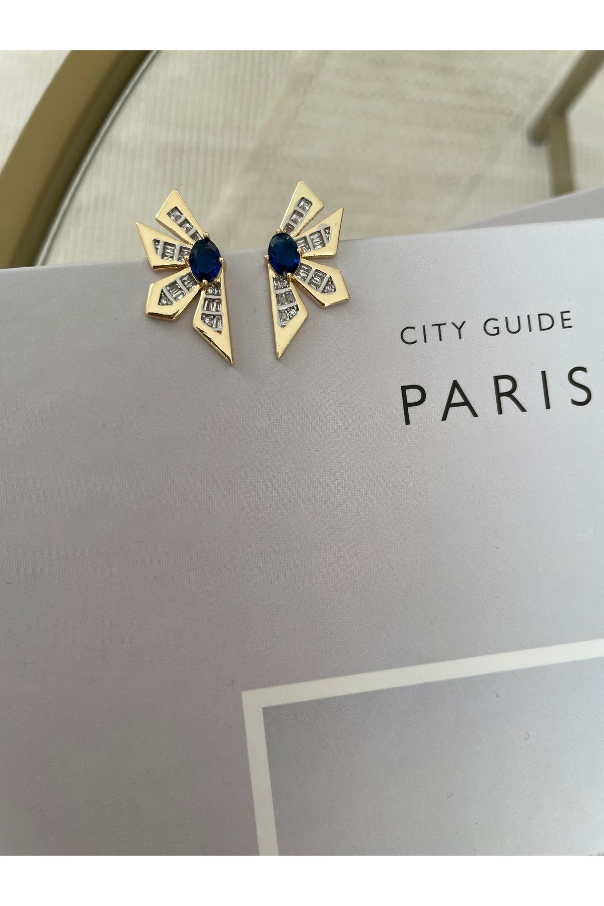 JEWELRY Parlak Mavi Taşlı Küpe