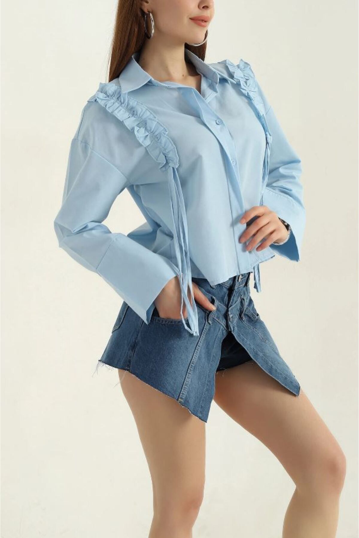 MODA Fırfır Detaylı Etek Üstü Kısa Crop Gömlek