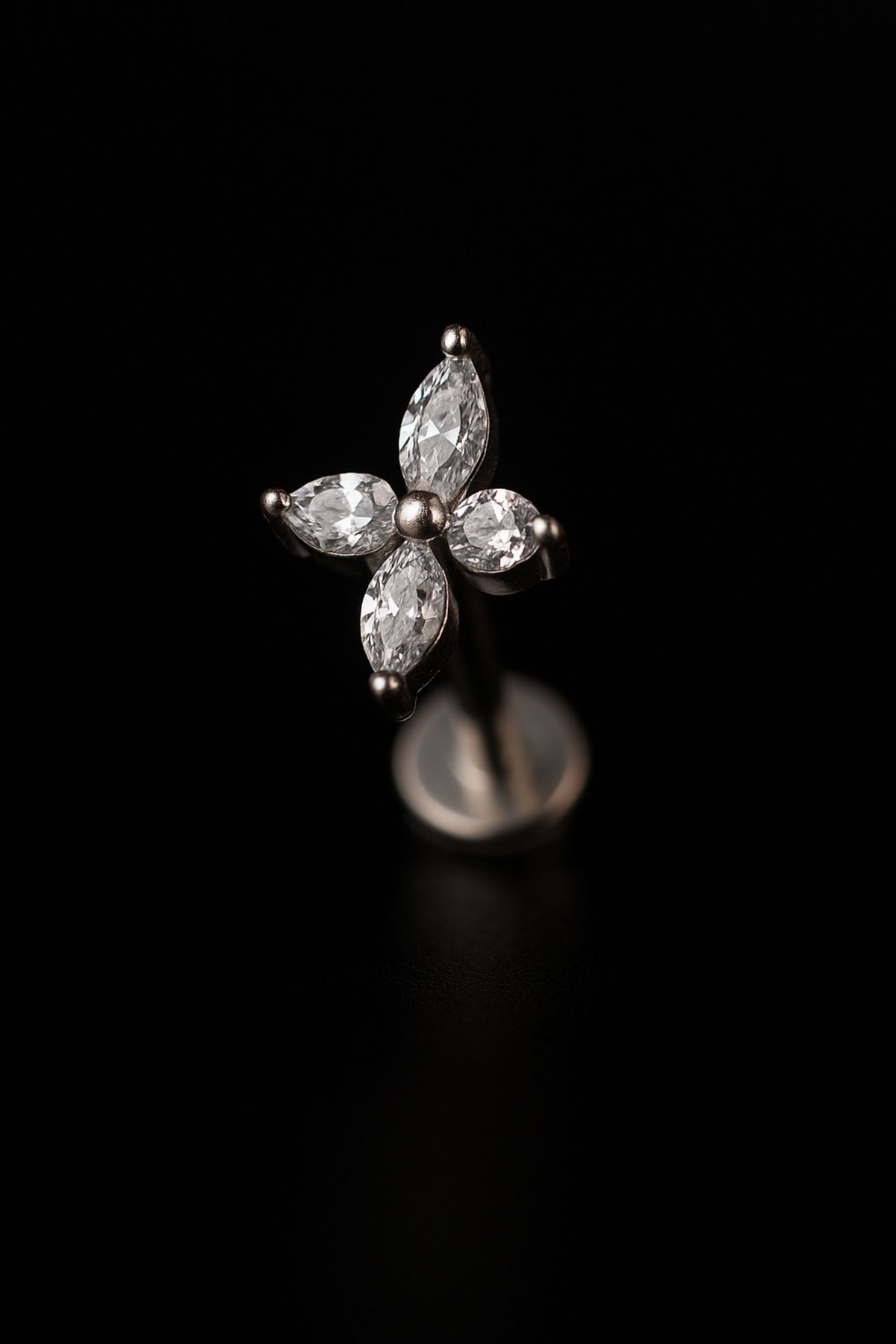 depozoom 316l Cerrahi Çelik Kıkırdak Tragus Ve Tüm Kulak Bölgesine Uygun Zirkon Taş Piercing