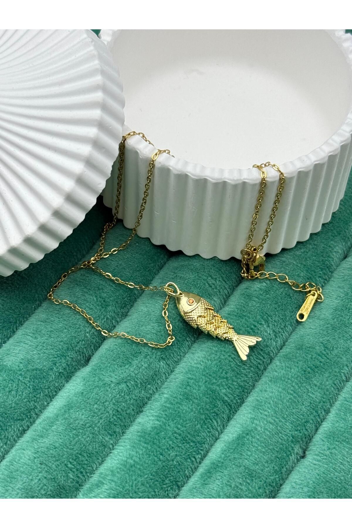 ilvesa shop Yeni Sezon Renk Atmaz Hareketli Balık Çelik Kolye