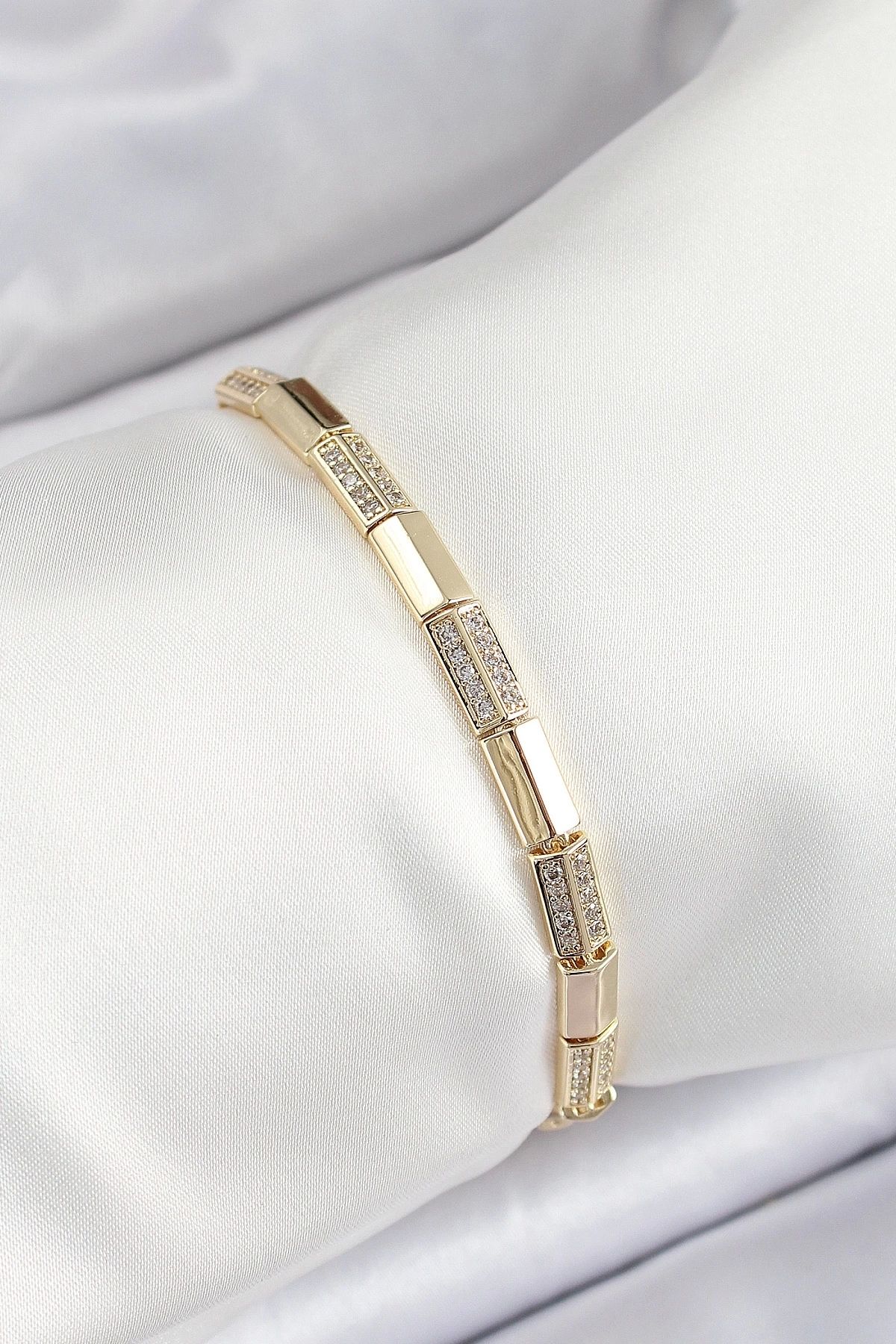 luz&pos Pirinç Dikdörtgen Model Zirkon Taşlı Gold Renk VİP Seri Kadın Bileklik