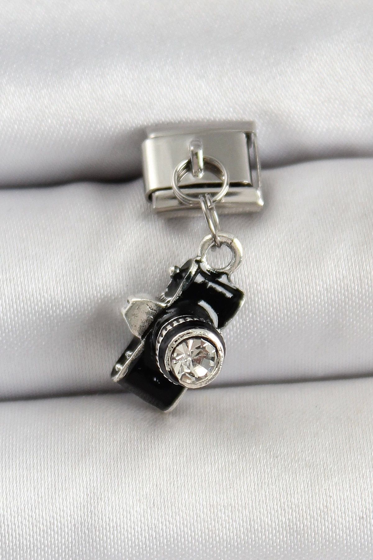 luz&pos 316L Çelik Sallantılı Zirkon Taşlı Fotoğraf Makinesi Model Gümüş Renk Nomination Charm