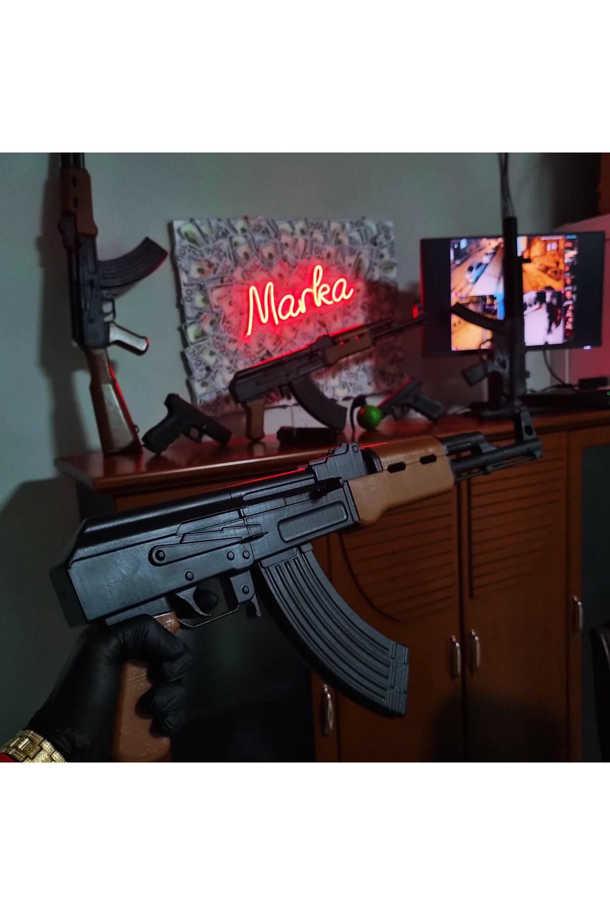 Saatistan Yüksek Detaylı 3D Siyah Dekoratif Figür, Şık ve Özgün Tasarım