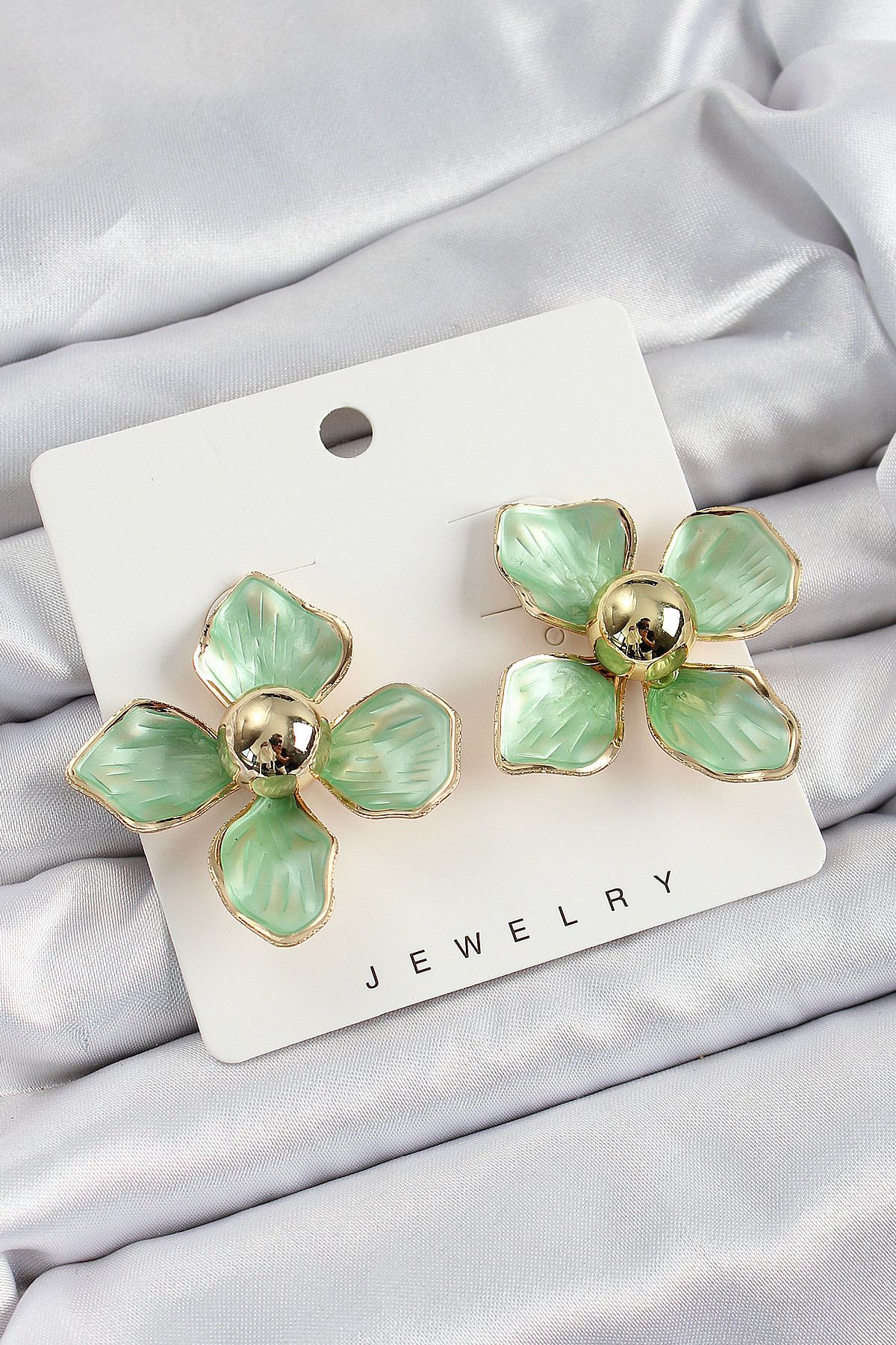 LovelymCo Pirinç Yeşil Çiçek Vintage Model Gold Renk Kadın Küpe - Lisinya