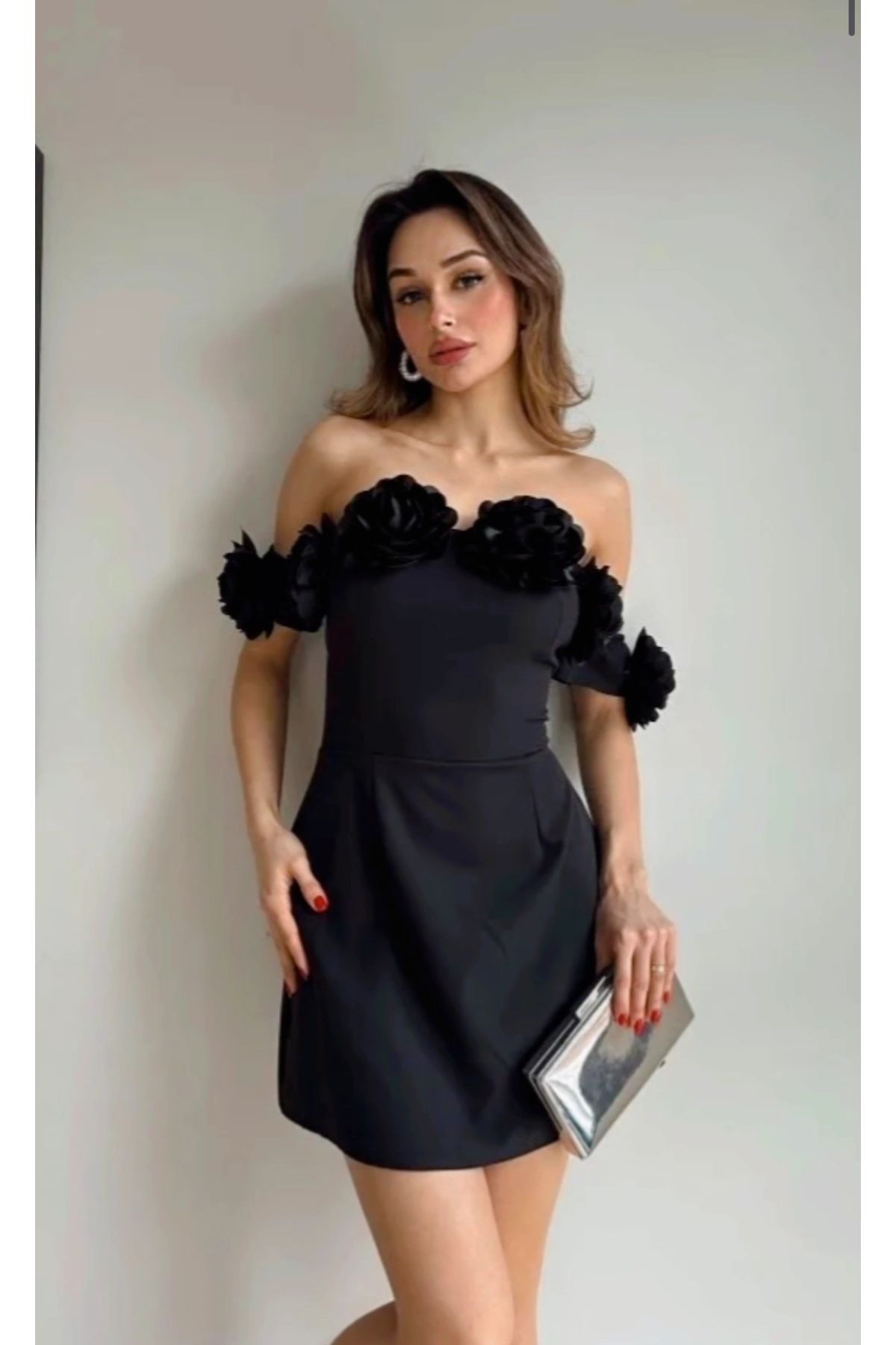 MAMMY SİYAH GÜL DETAYLI MİNİ ELBİSE