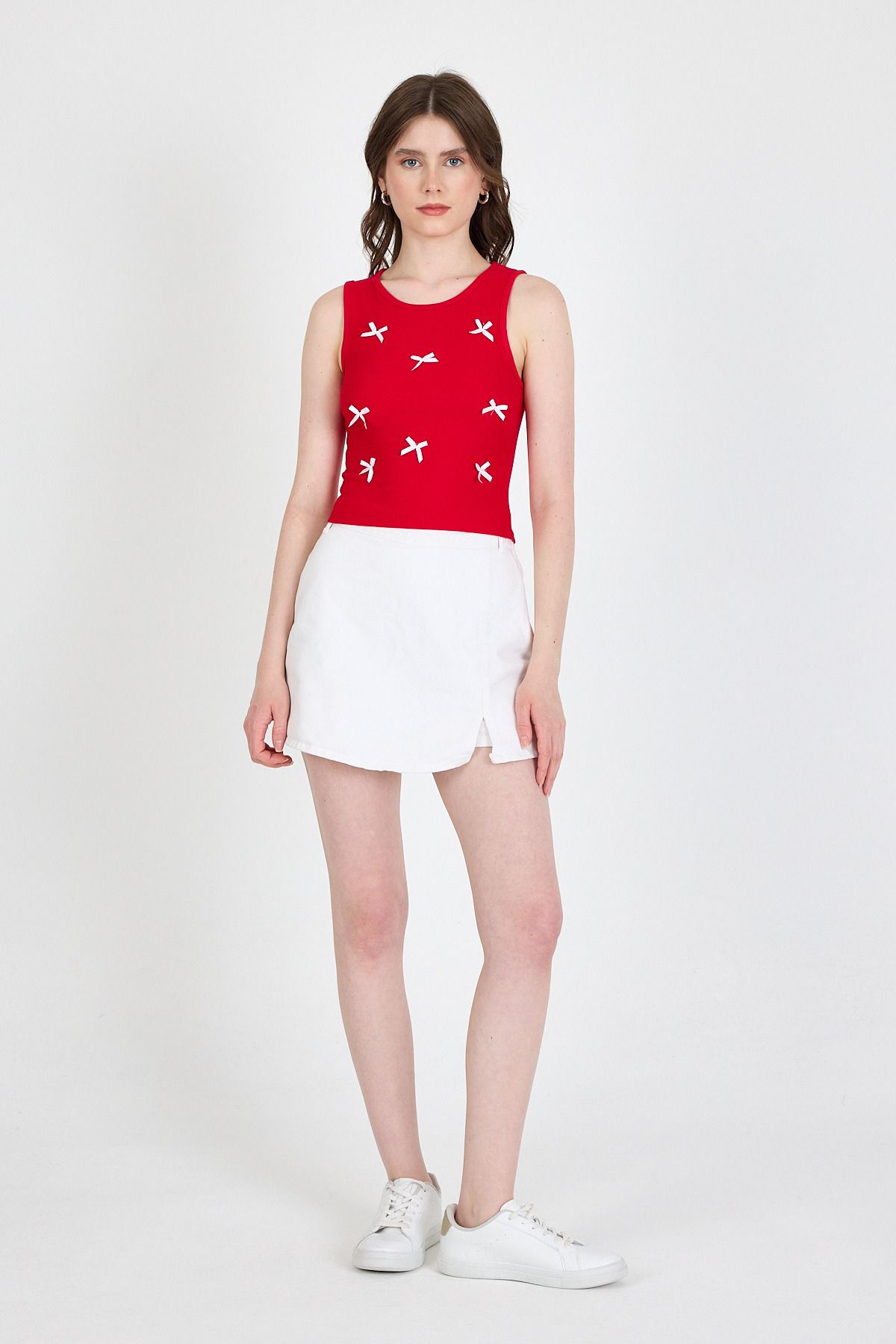 Rays-Red Bow Embroidered Crop Knitted Undershirt 0849 3