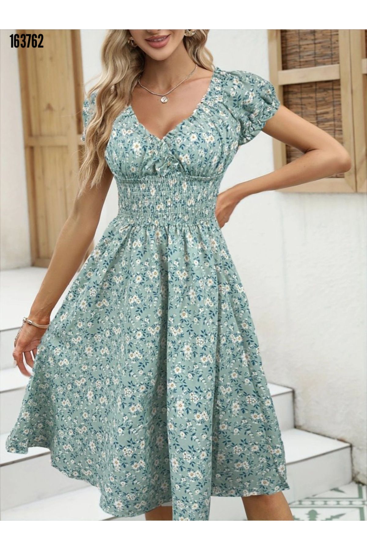 moda wanilia Kadın Kruvaze Yaka Lastikli Belden Gipeli Kısa Kollu Çiçek Desenli Süprem Elbise